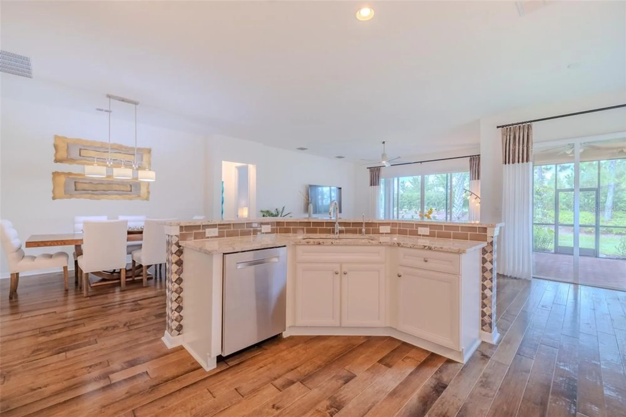 Property Slideshow image 21 of 92 | 4820 grand banks dr, Wimauma, FL, 33598