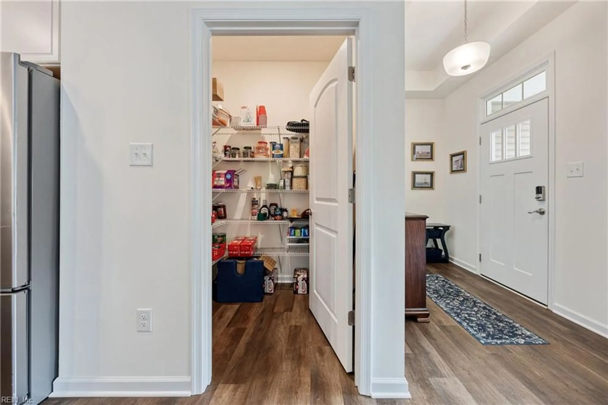 Property Slideshow image 10 of 39 | 221 richmond ave, Smithfield, VA, 23430