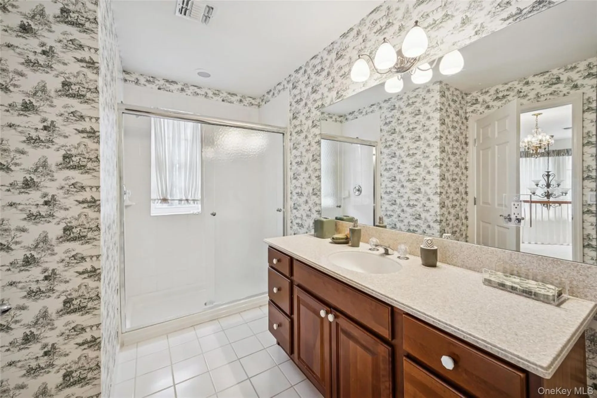 Property Slideshow image 17 of 20 | 652 balfour pl, Melville, NY, 11747