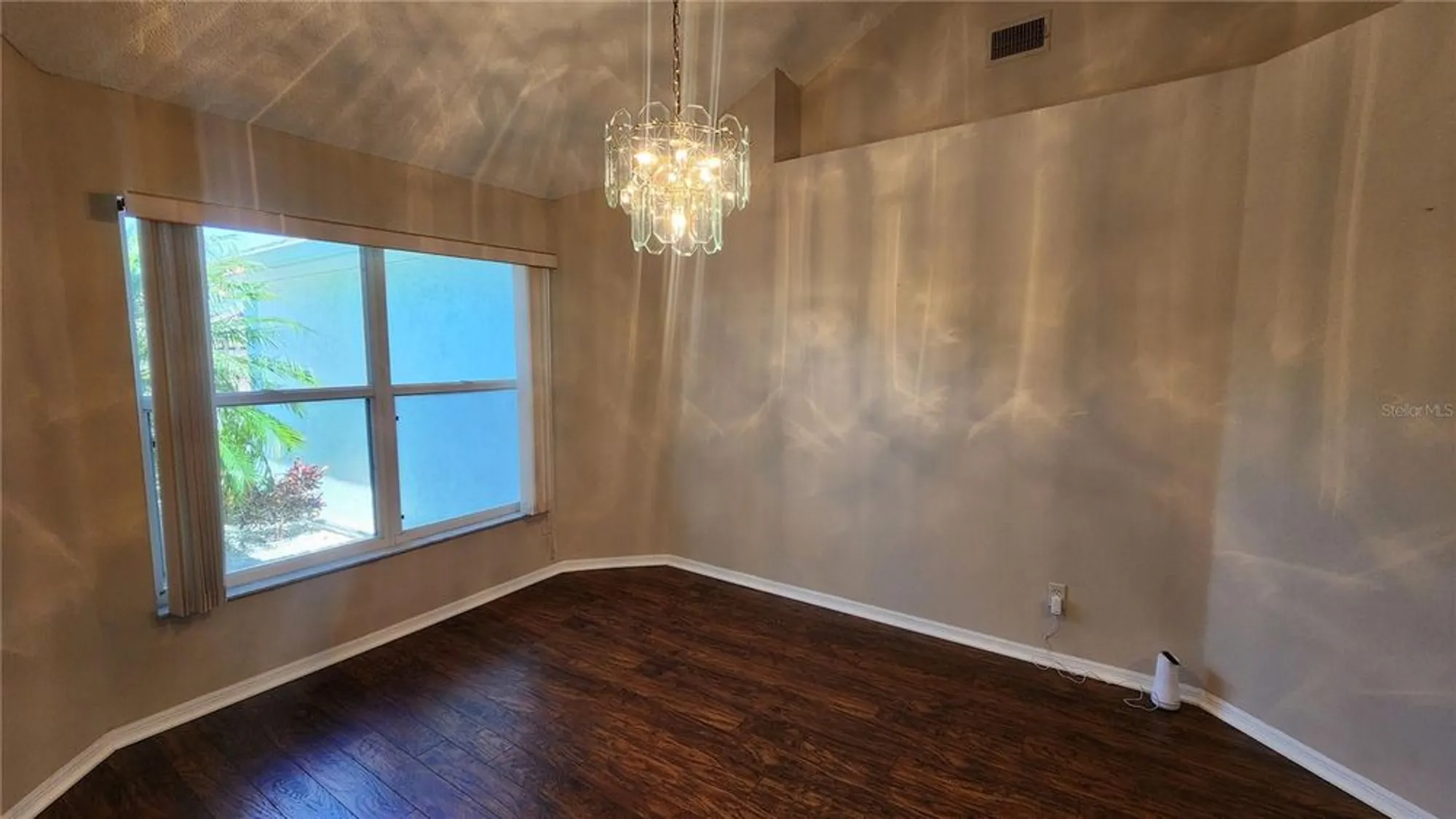 Property Slideshow image 13 of 60 | 2113 e del webb blvd, Sun City Center, FL, 33573