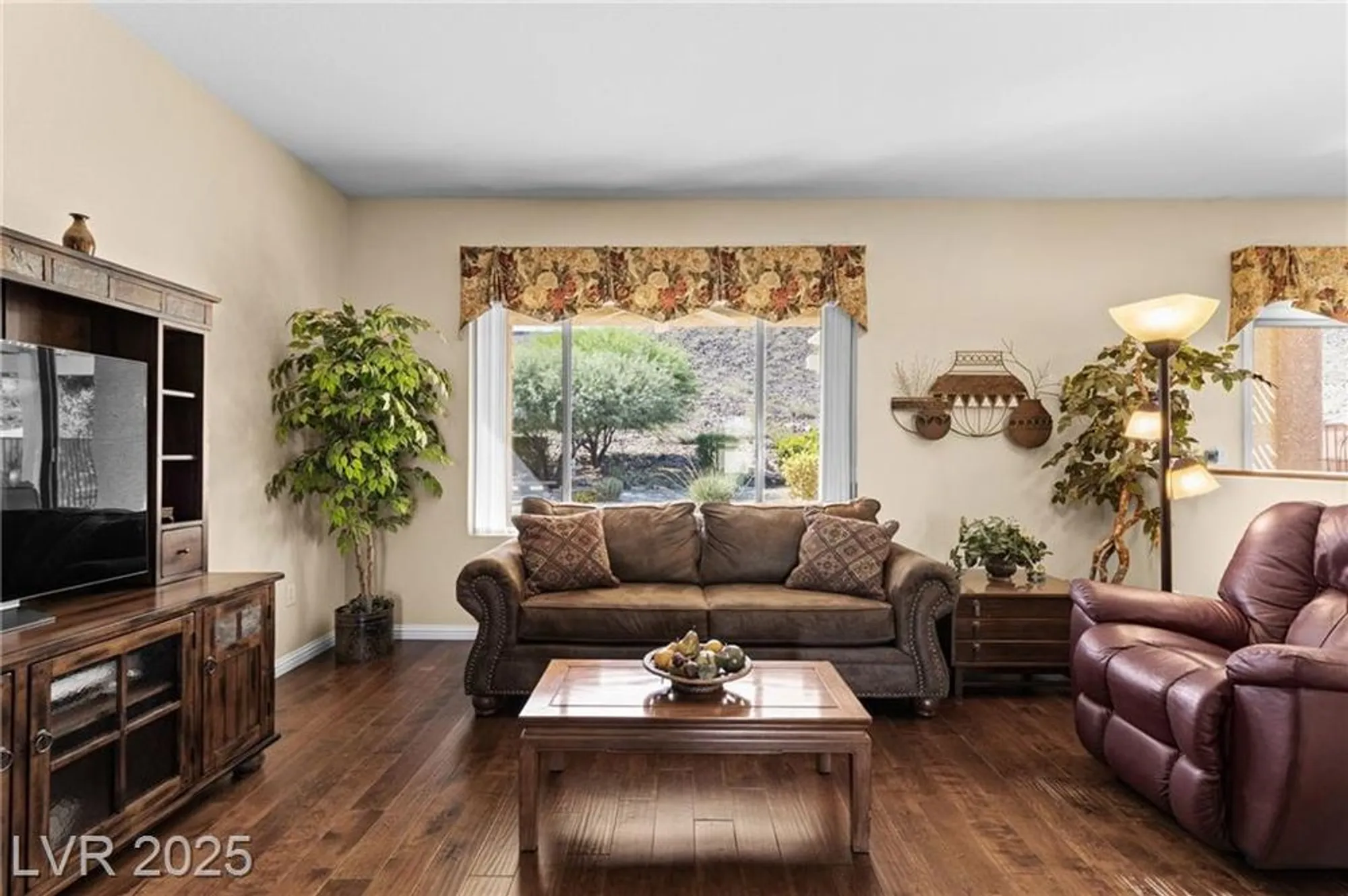 Property Slideshow image 9 of 40 | 2145 king mesa dr, Henderson, NV, 89012