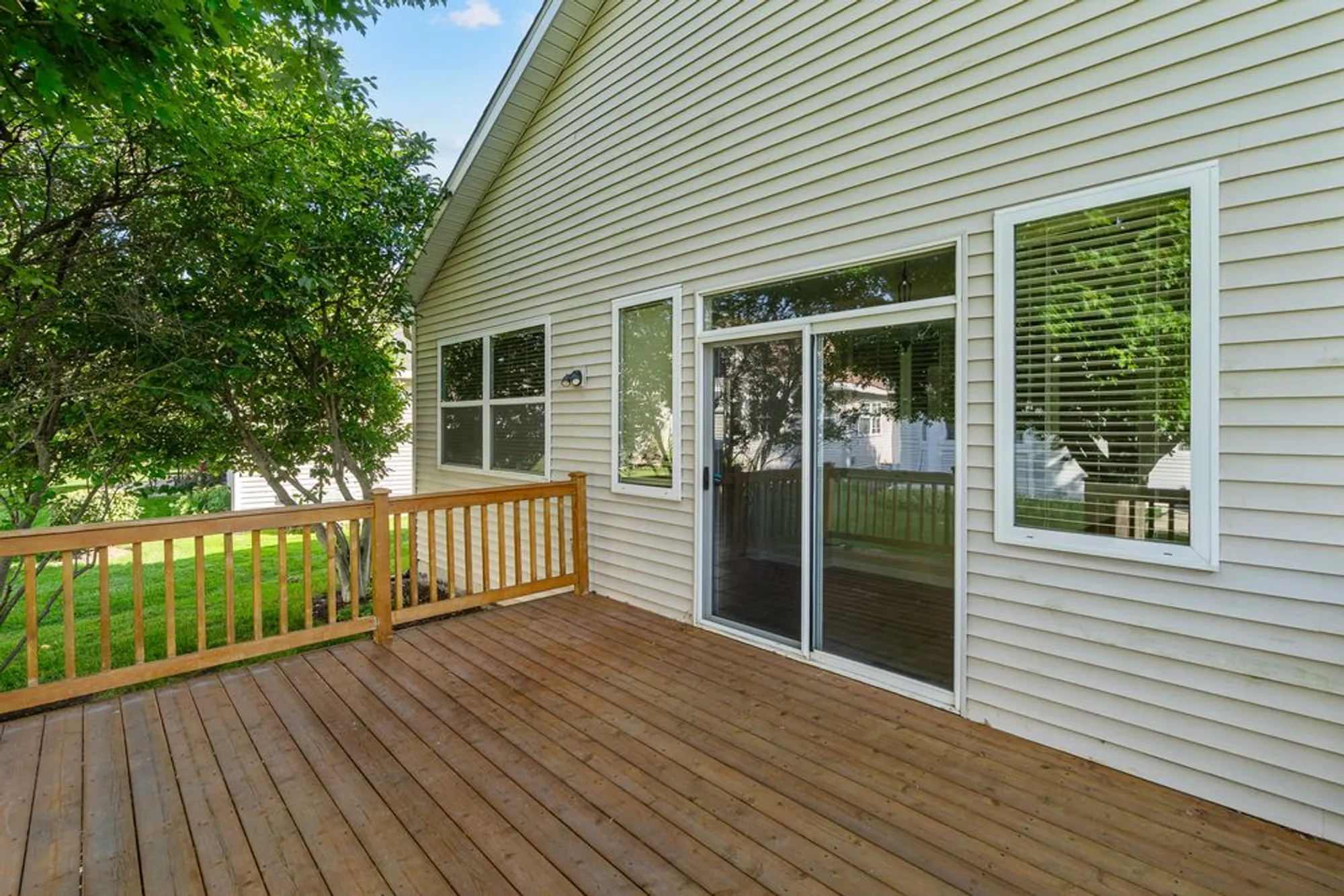 Property Slideshow image 23 of 39 | 1611 benzie cir, Romeoville, IL, 60446