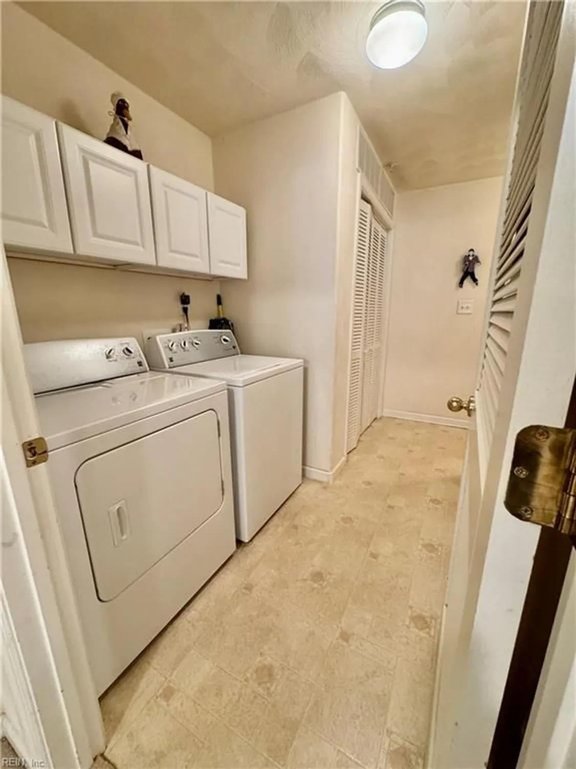 Property Slideshow image 31 of 37 | 2811 loveliness ct, Virginia Beach, VA, 23456