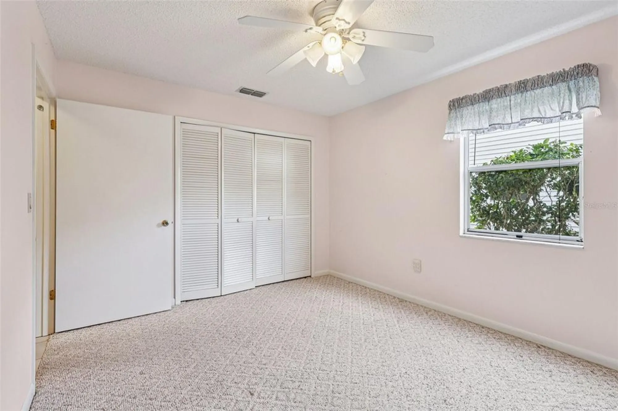 Property Slideshow image 21 of 38 | 305 brigadoon cir, Leesburg, FL, 34788