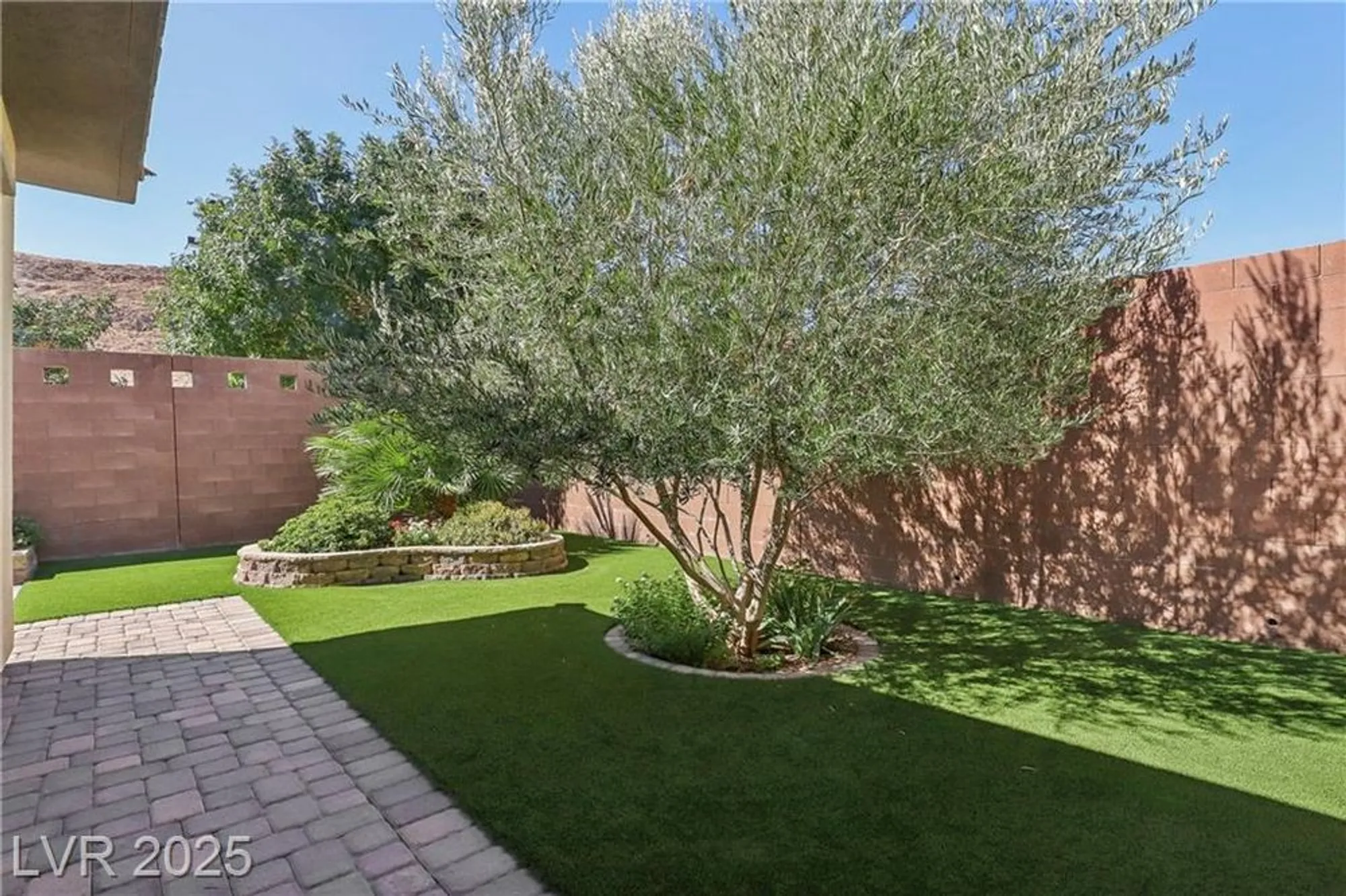 Property Slideshow image 41 of 87 | 10057 regency canyon way, Las Vegas, NV, 89148
