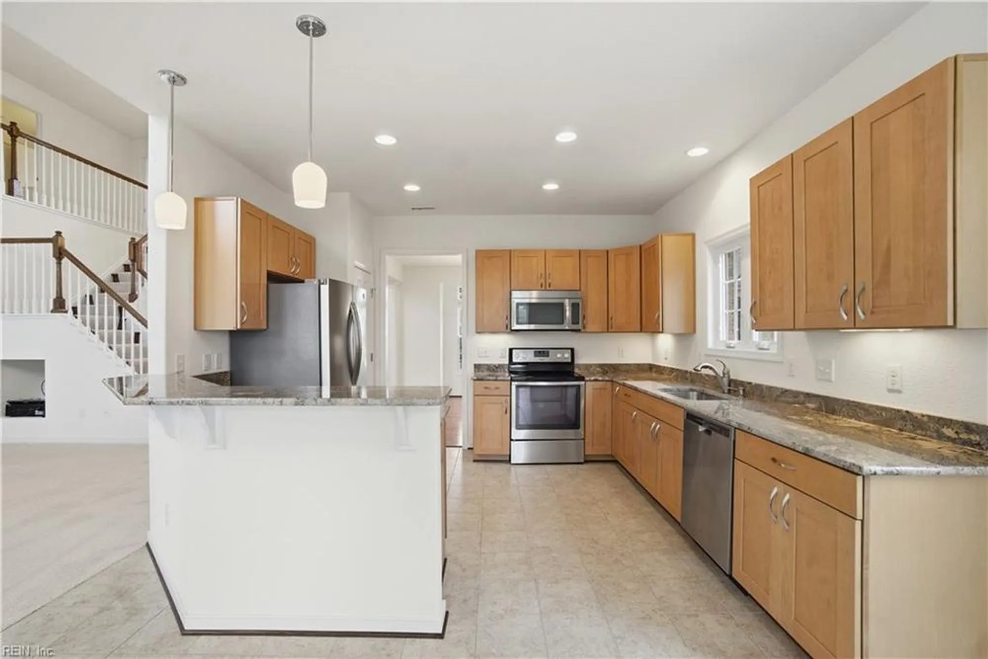 Property Slideshow image 7 of 50 | 502 dunning ln, Chesapeake, VA, 23322