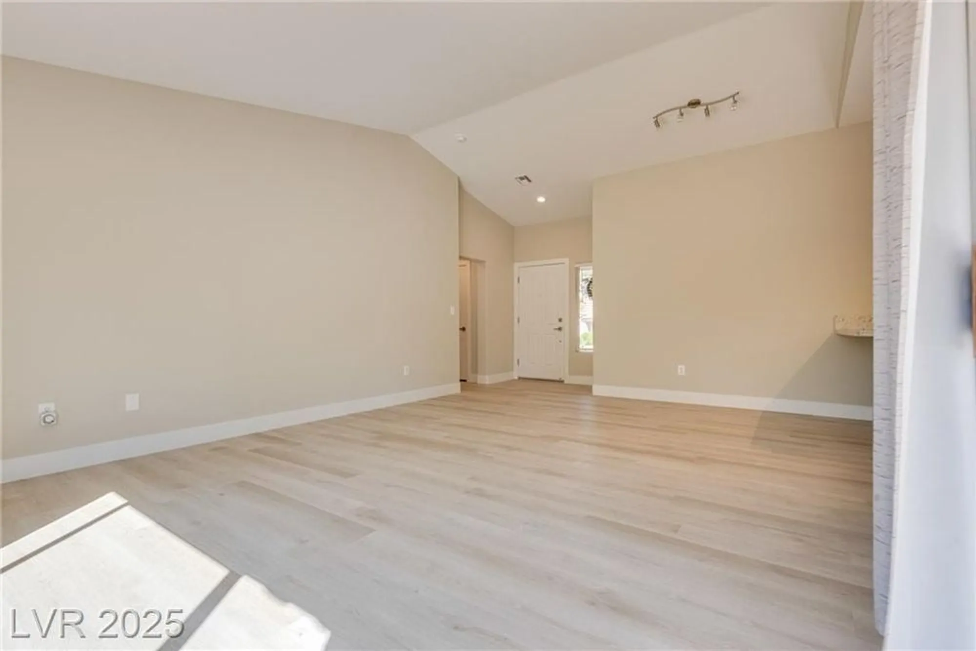 Property Slideshow image 15 of 44 | 2601 lotus hill dr, Las Vegas, NV, 89134