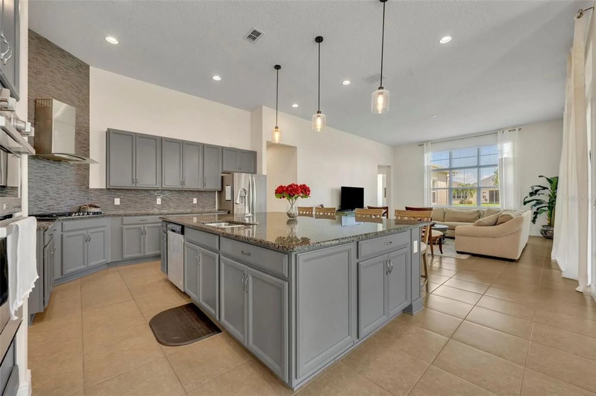 Property Slideshow image 8 of 40 | 2666 meadowedge loop, Saint Cloud, FL, 34772