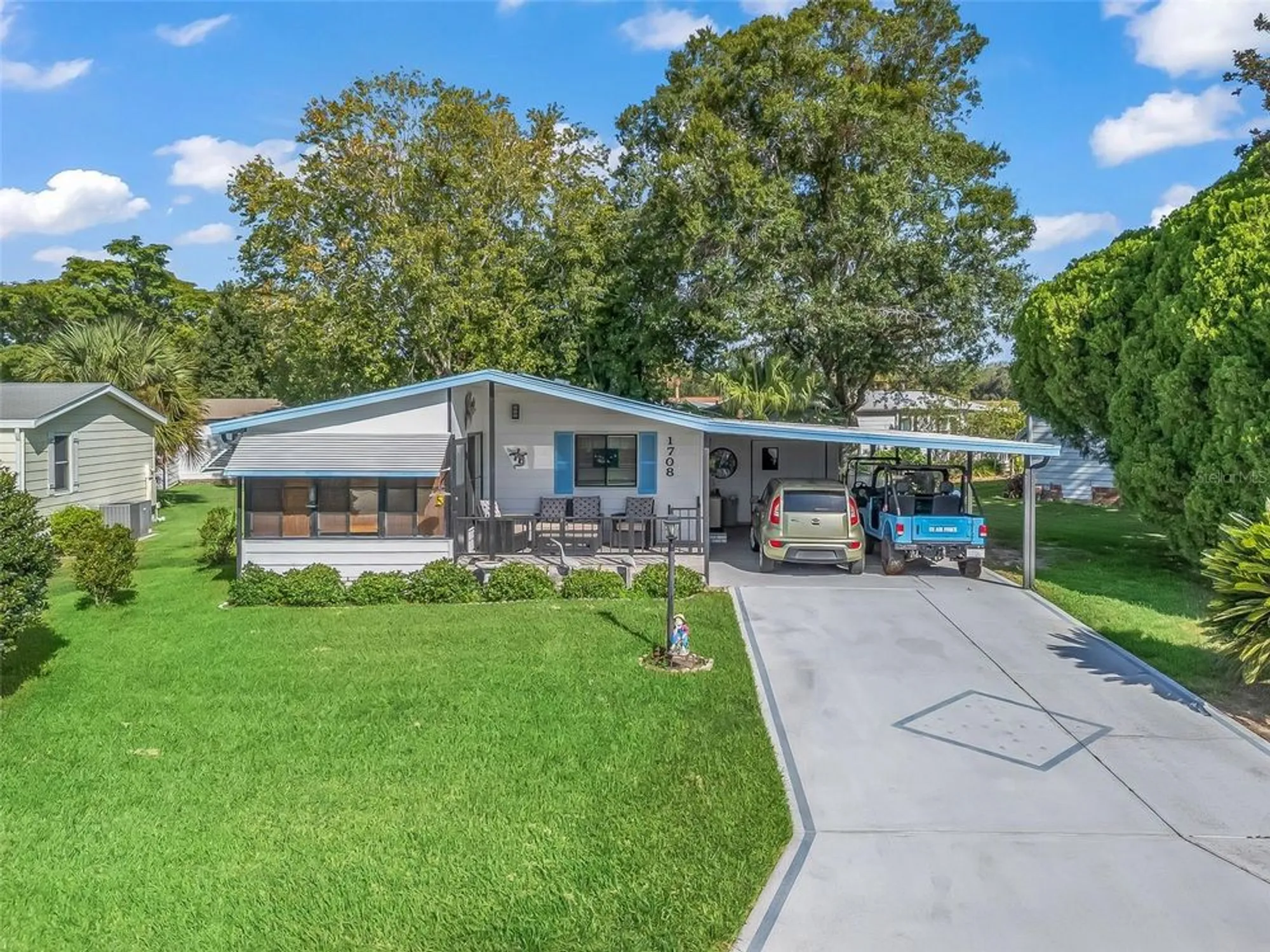 Property Slideshow image 2 of 37 | 1708 lauren ln, Lady Lake, FL, 32159