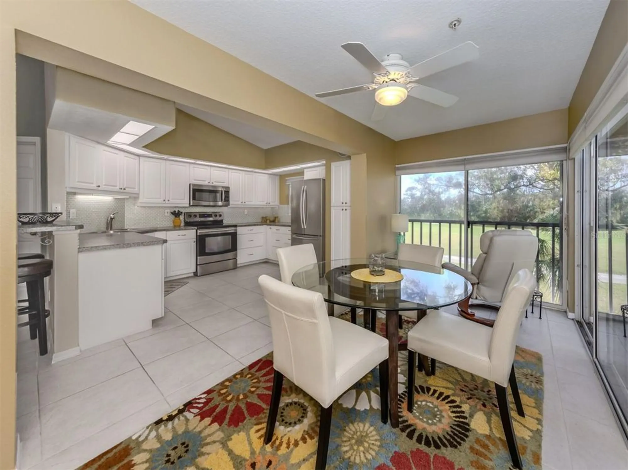 Property Slideshow image 15 of 76 | 805 montrose dr 203, Venice, FL, 34293