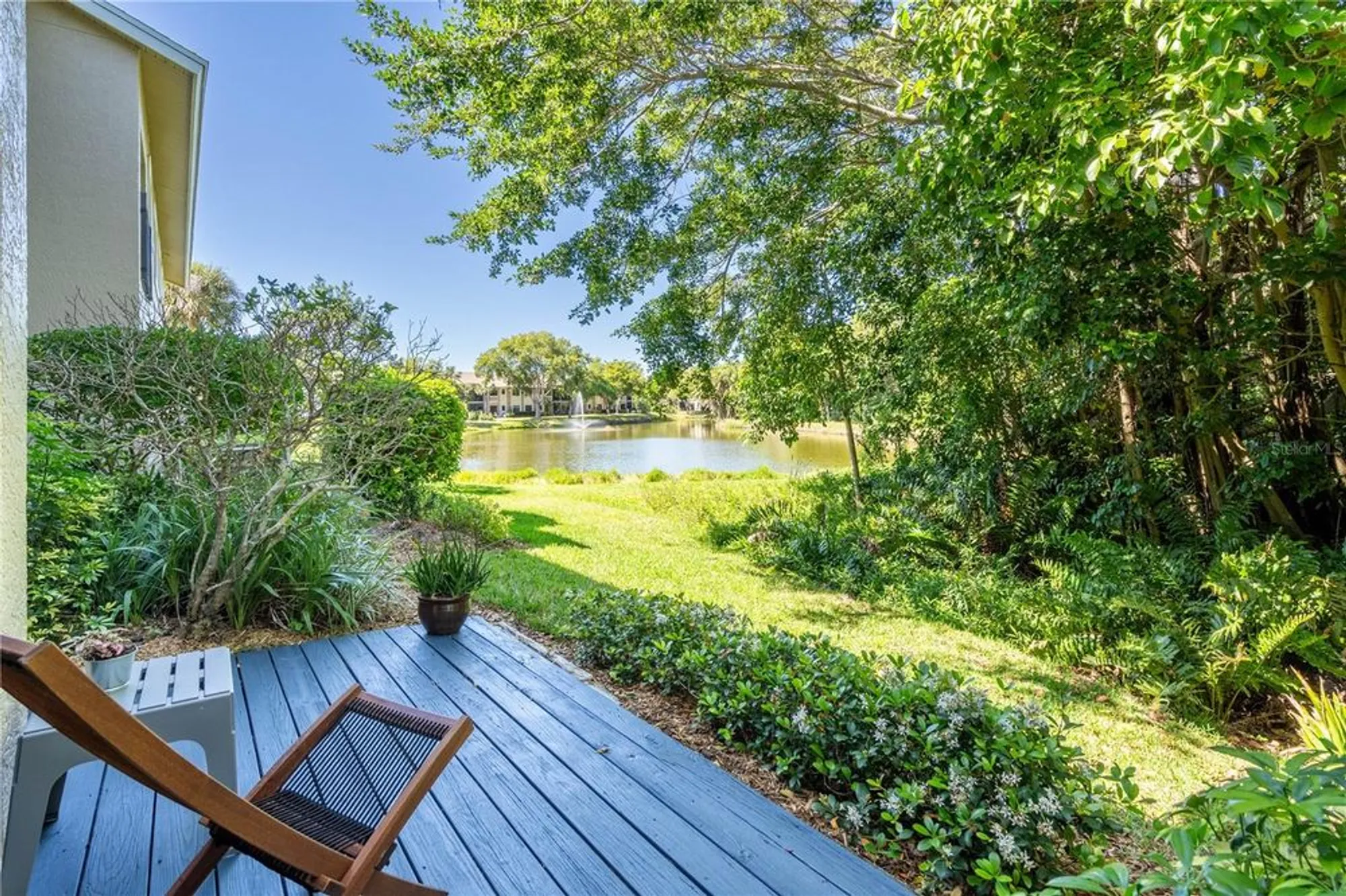 Property Slideshow image 16 of 44 | 1720 starling dr 103, Sarasota, FL, 34231