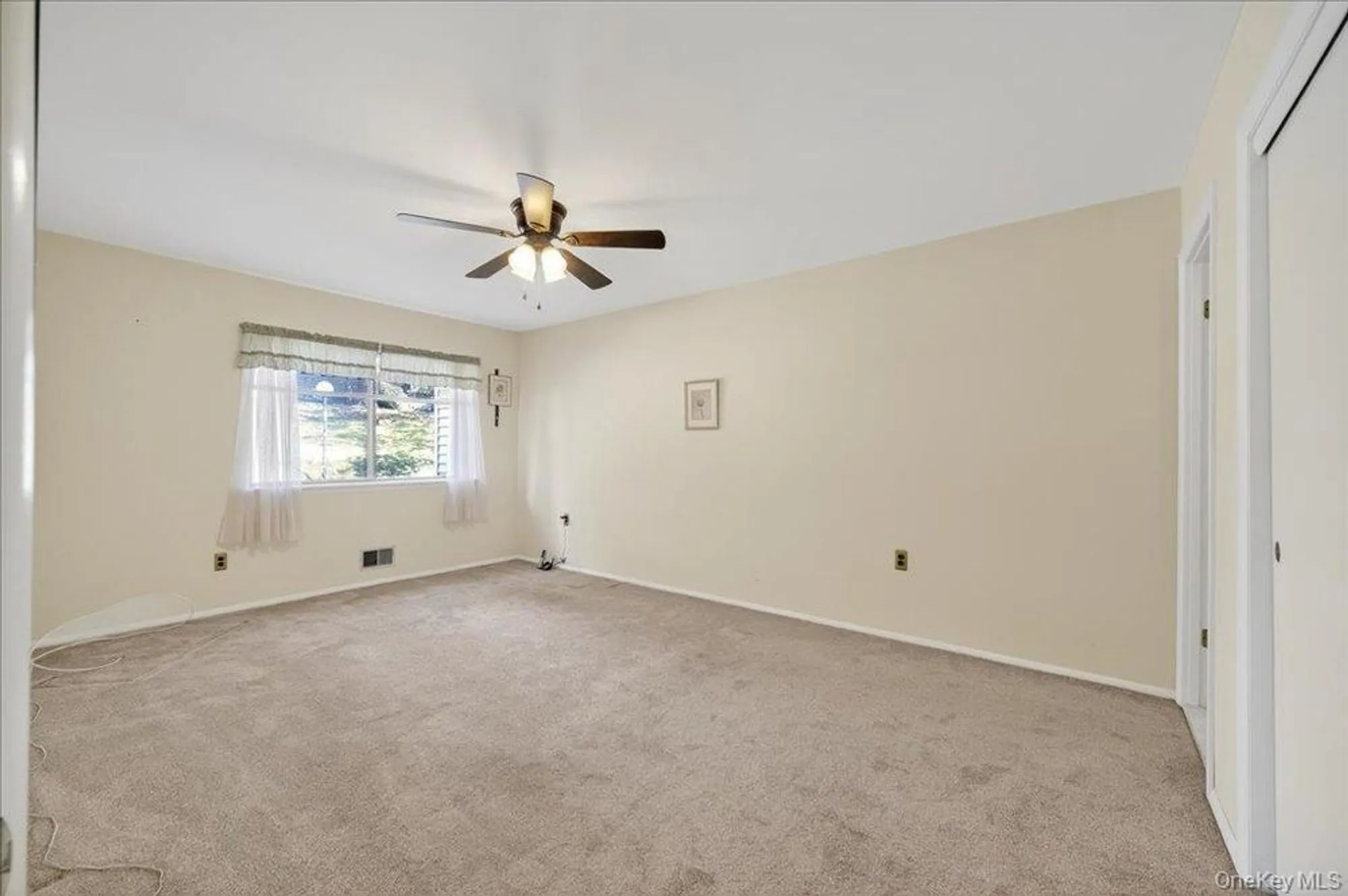 Property Slideshow image 21 of 44 | 129c columbia ct, Yorktown Heights, NY, 10598