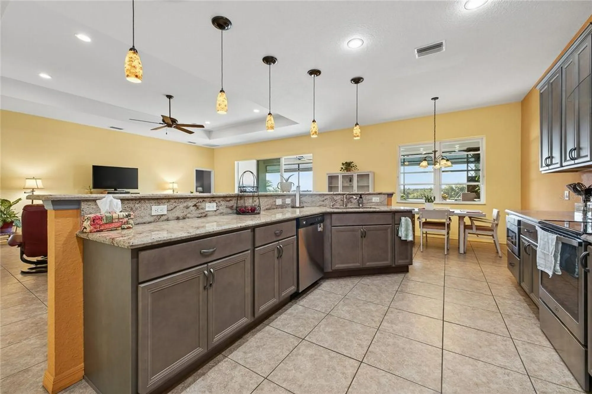 Property Slideshow image 11 of 48 | 5461 hogan ln, Winter Haven, FL, 33884