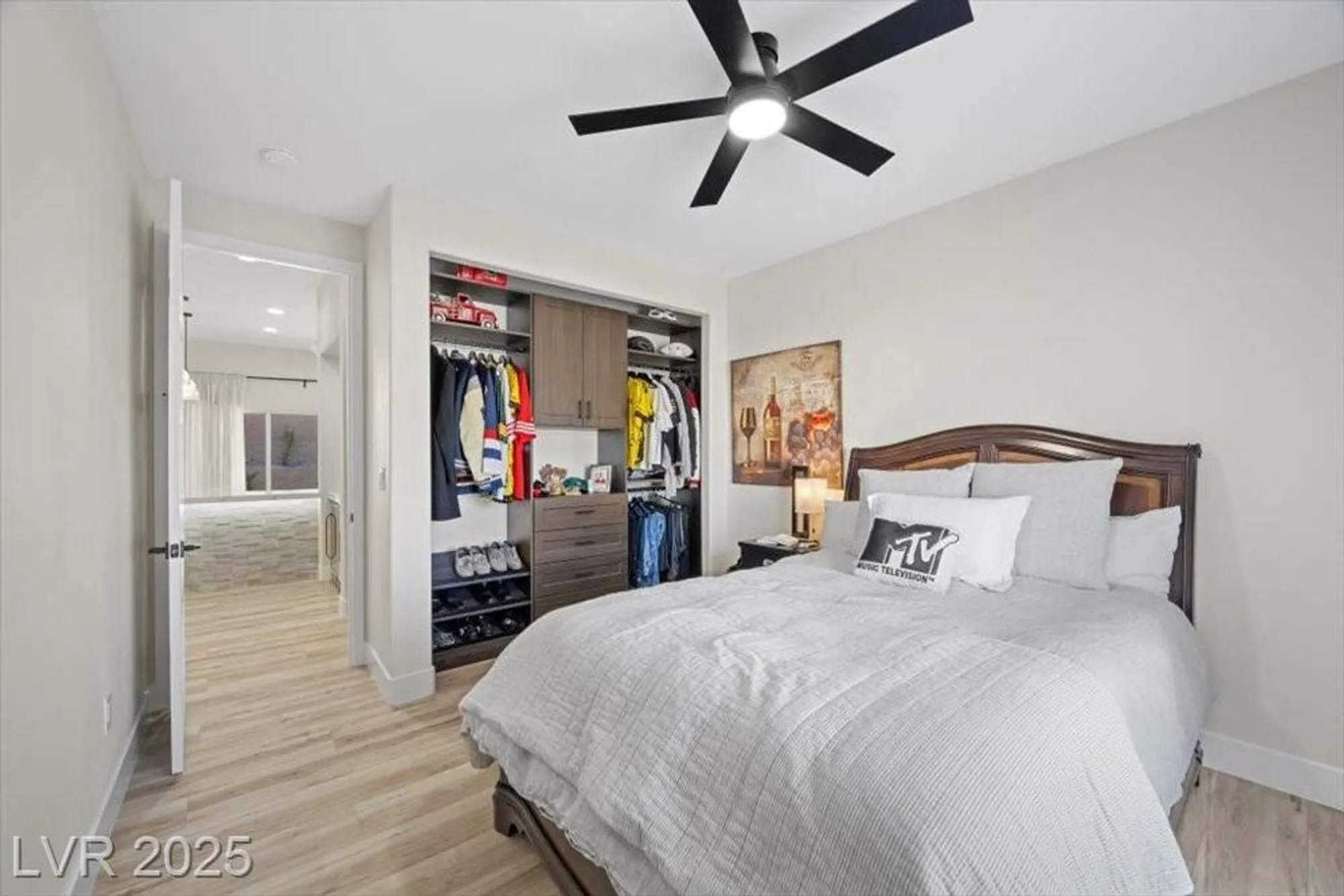 Property Slideshow image 19 of 35 | 2321 hot oak ridge st, Las Vegas, NV, 89134