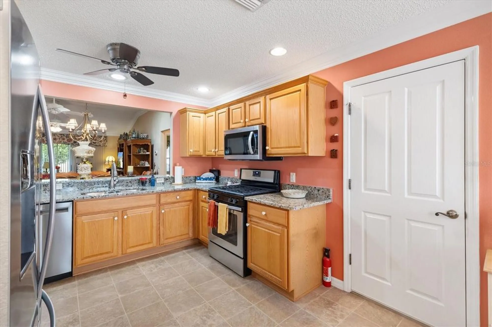 Property Slideshow image 8 of 43 | 1884 poppy cir, The Villages, FL, 32162