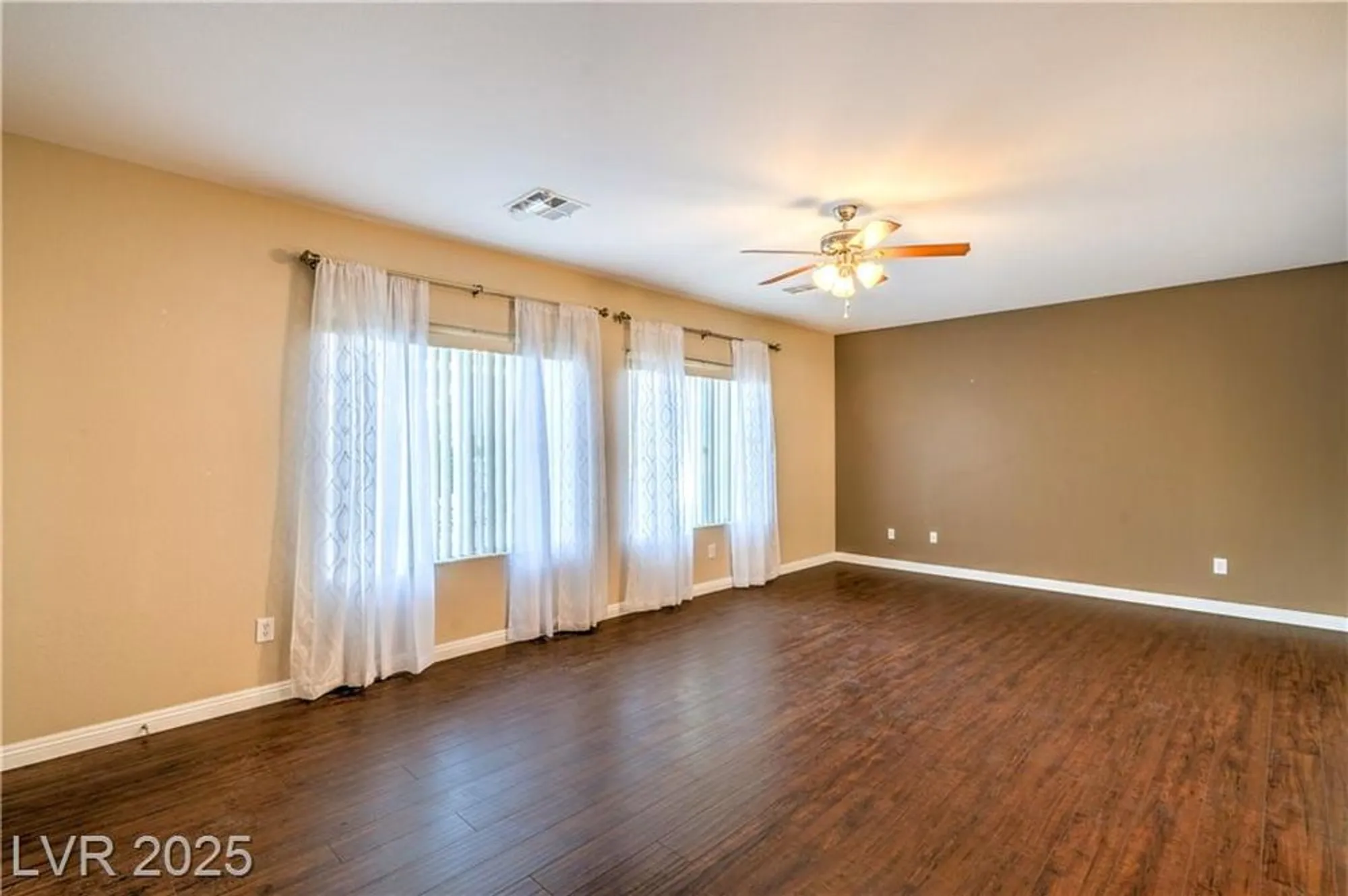 Property Slideshow image 15 of 52 | 2148 shadow canyon dr, Henderson, NV, 89044