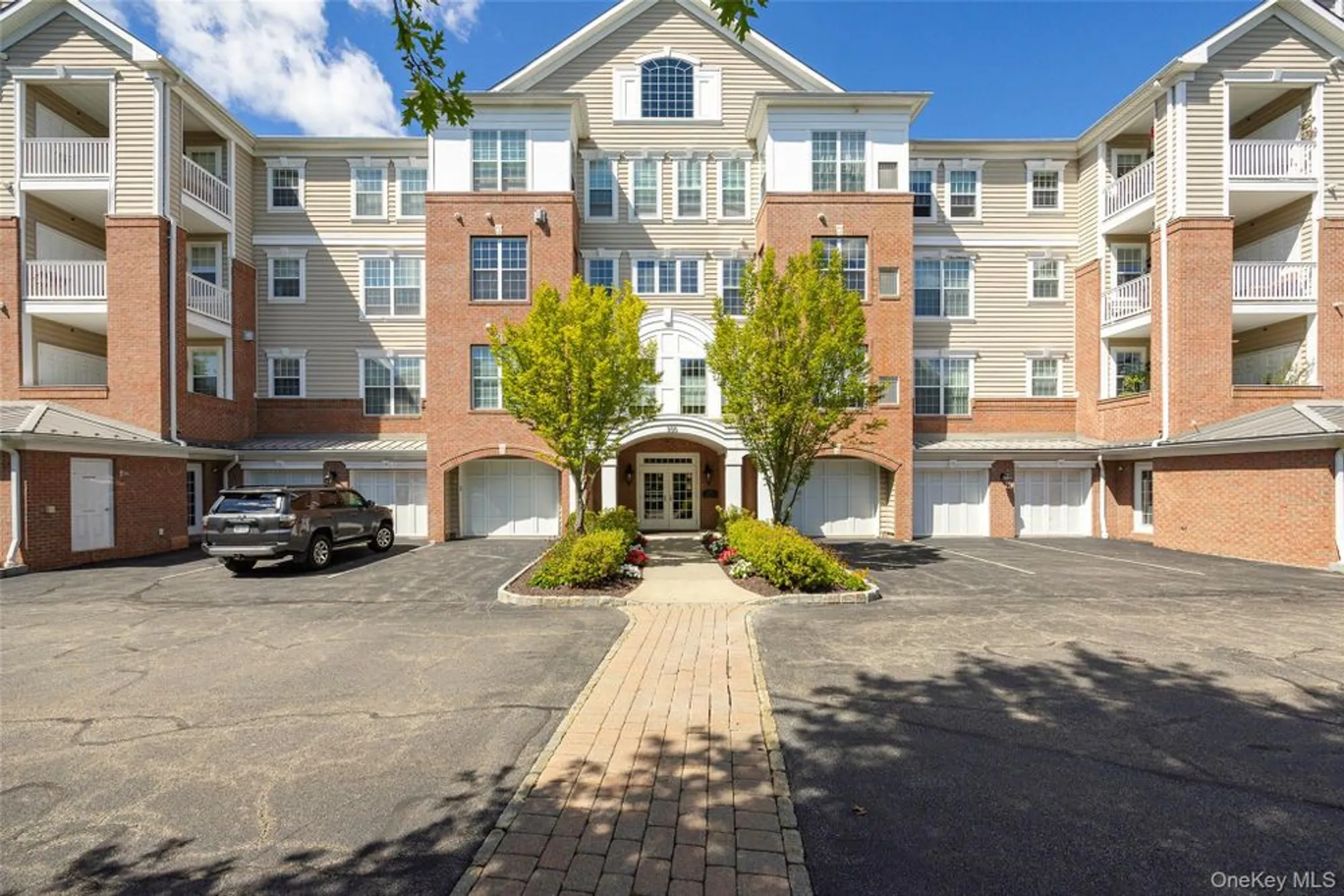 Property Slideshow image 18 of 22 | 334 regency dr, Fishkill, NY, 12524