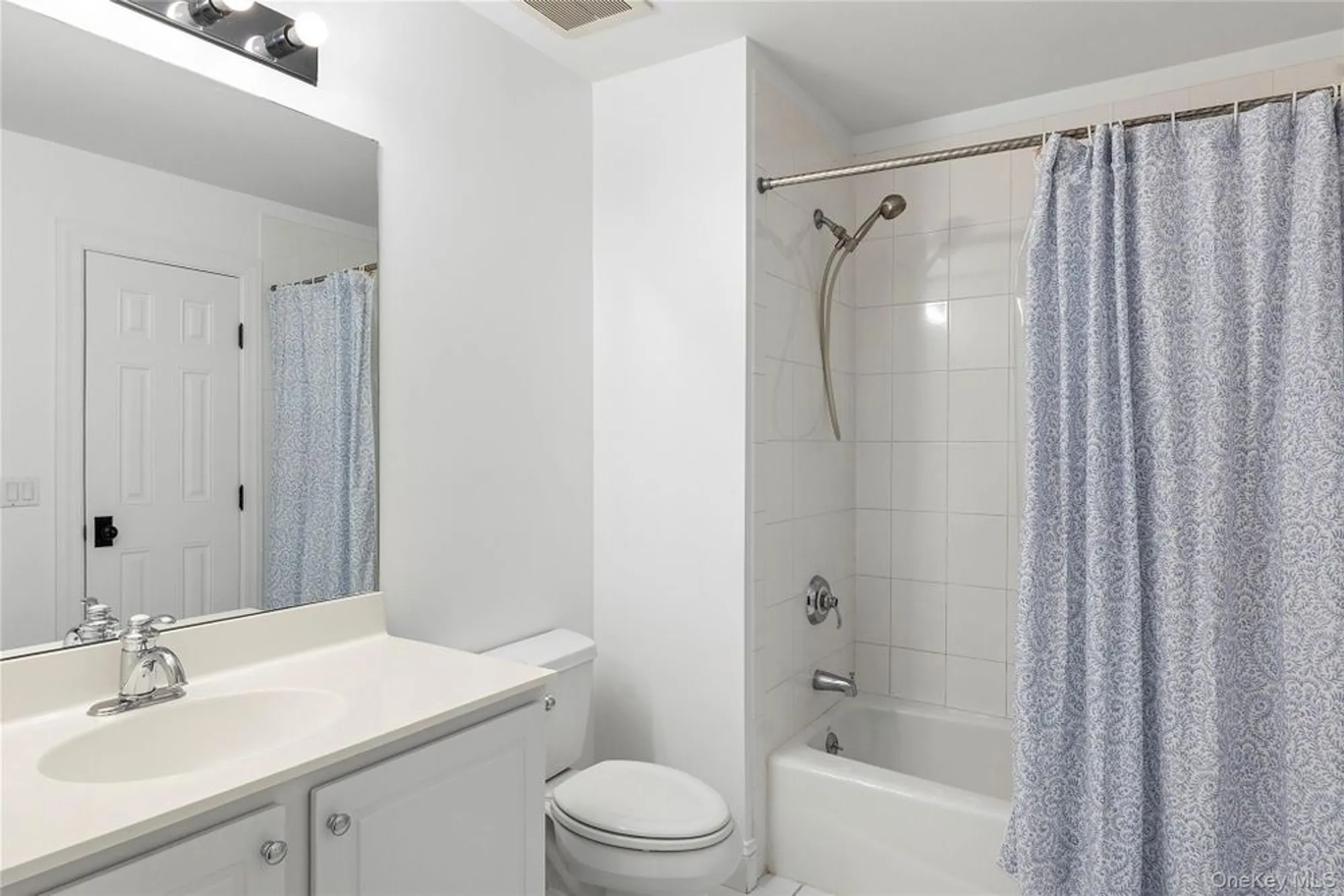Property Slideshow image 15 of 18 | 167 melody ct, Eastport, NY, 11941