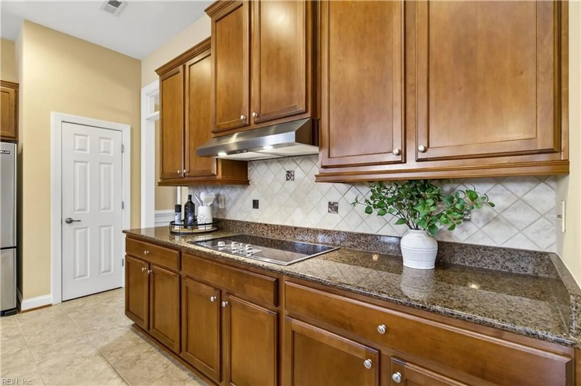 Property Slideshow image 9 of 35 | 1425 blairwood ln, Chesapeake, VA, 23320