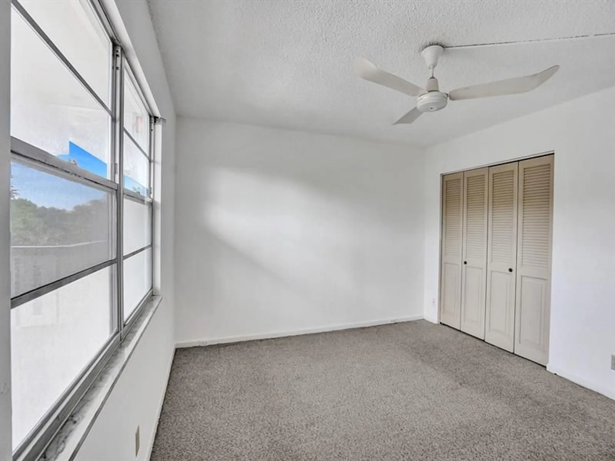 Property Slideshow image 16 of 64 | 3002 portofino isle c3, Coconut Creek, FL, 33066