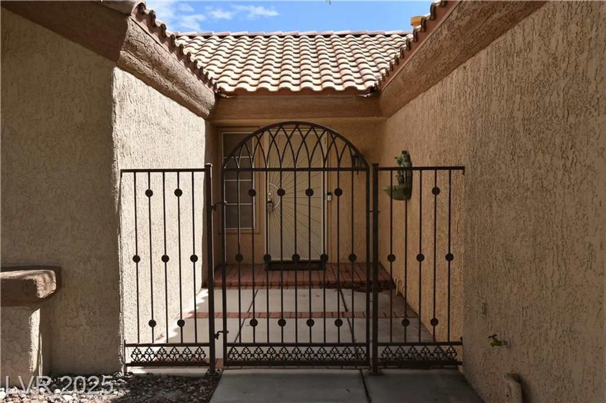 Property Slideshow image 2 of 29 | 2412 springridge dr, Las Vegas, NV, 89134