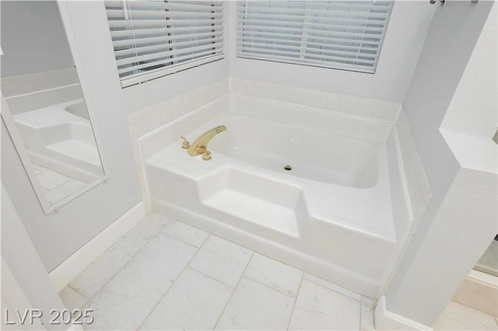 Property Slideshow image 16 of 30 | 5132 harvest moon ln, Las Vegas, NV, 89107