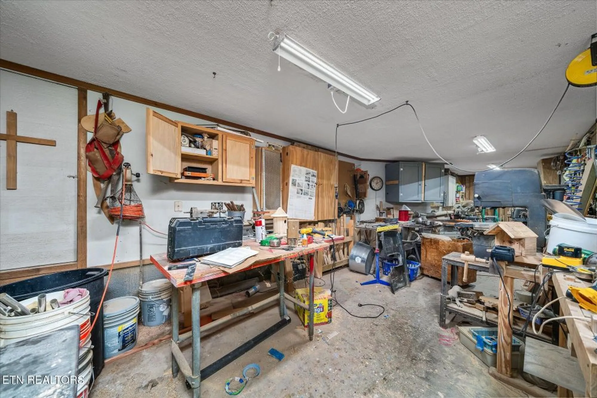 Property Slideshow image 29 of 44 | 34 beachwood ln, Crossville, TN, 38558