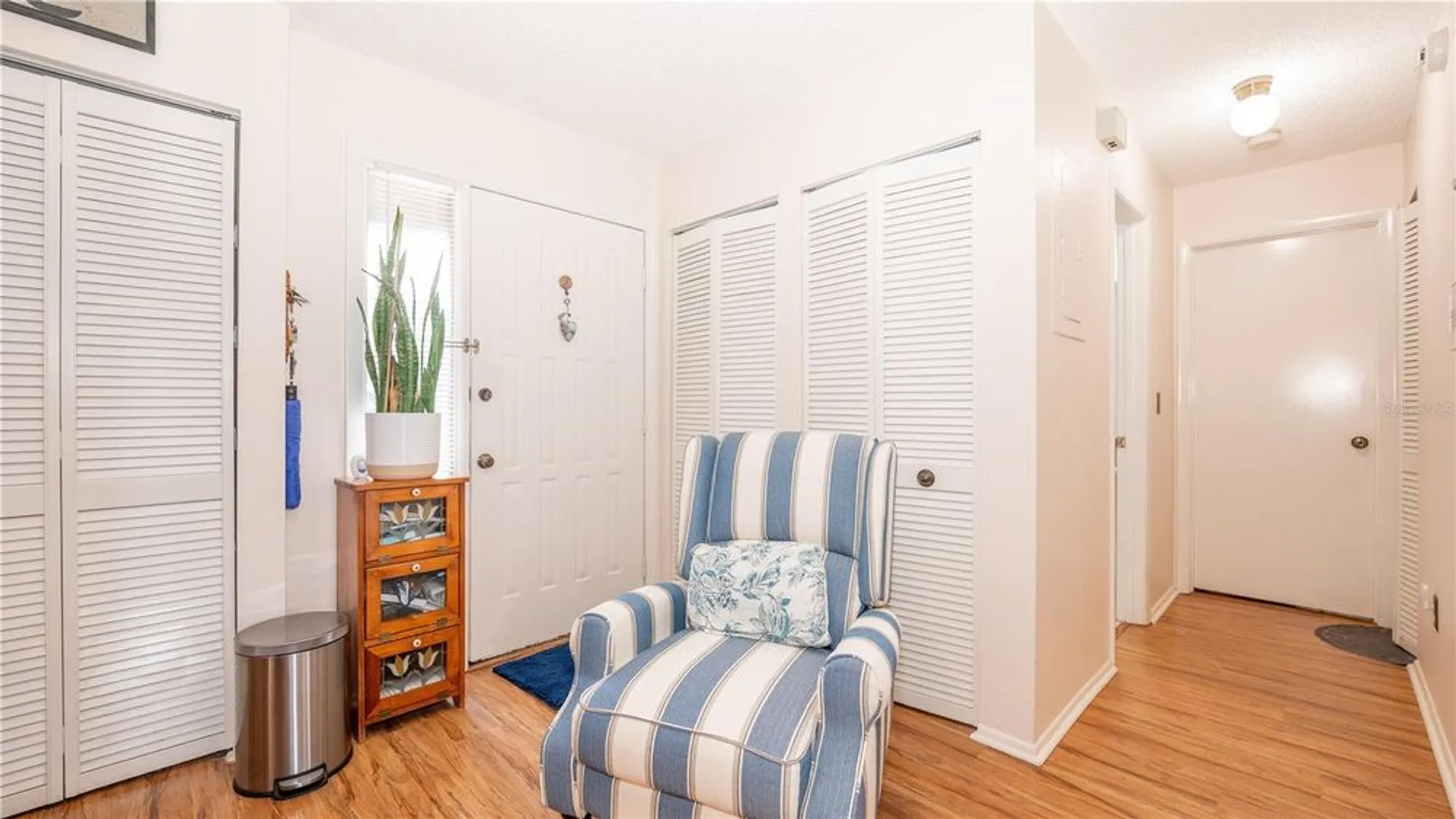 Property Slideshow image 11 of 38 | 272 beaver dam ct, Royal Palm Beach, FL, 33411