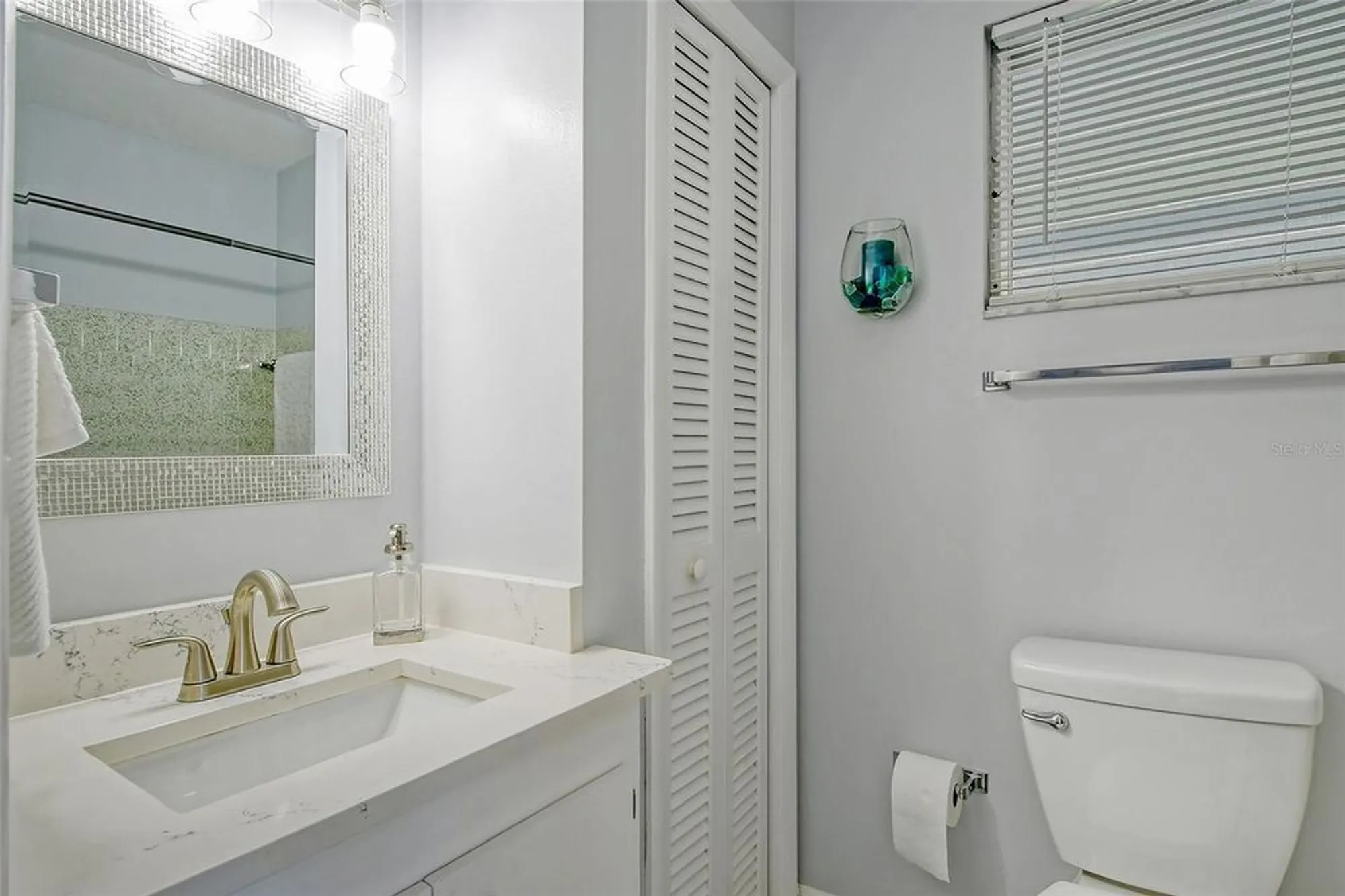 Property Slideshow image 33 of 47 | 2752 riverbluff pl # 66, Sarasota, FL, 34231