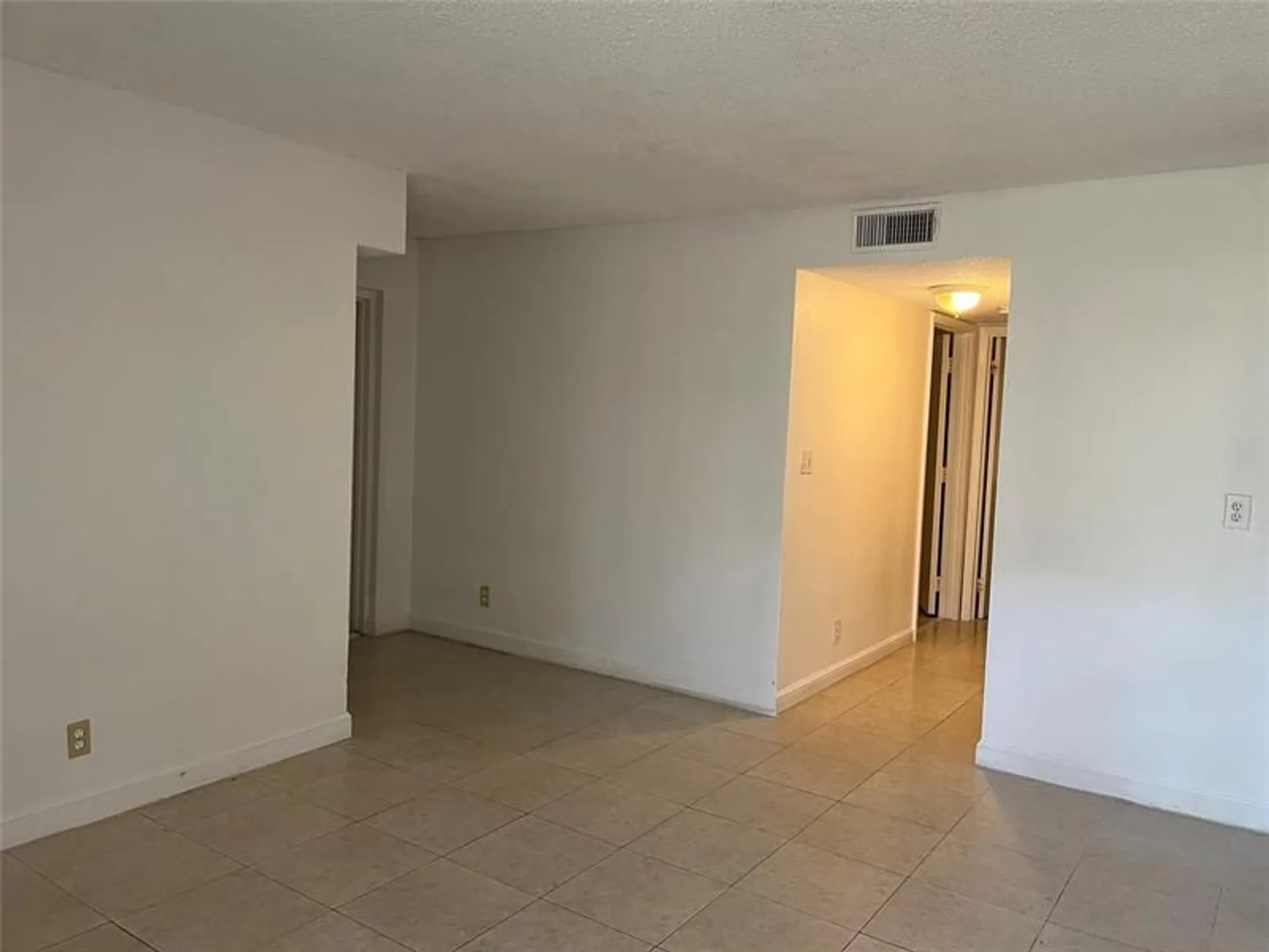 Property Slideshow image 5 of 9 | 7680 westwood dr apt 803, Tamarac, FL, 33321
