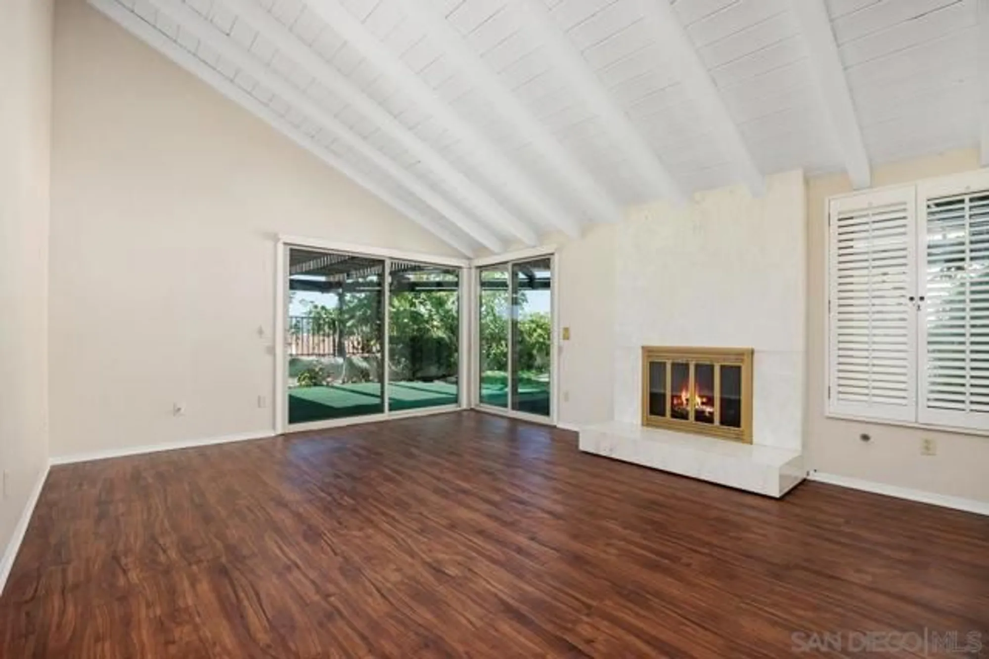 Property Slideshow image 5 of 29 | 17604 camino ancho, San Diego, CA, 92128