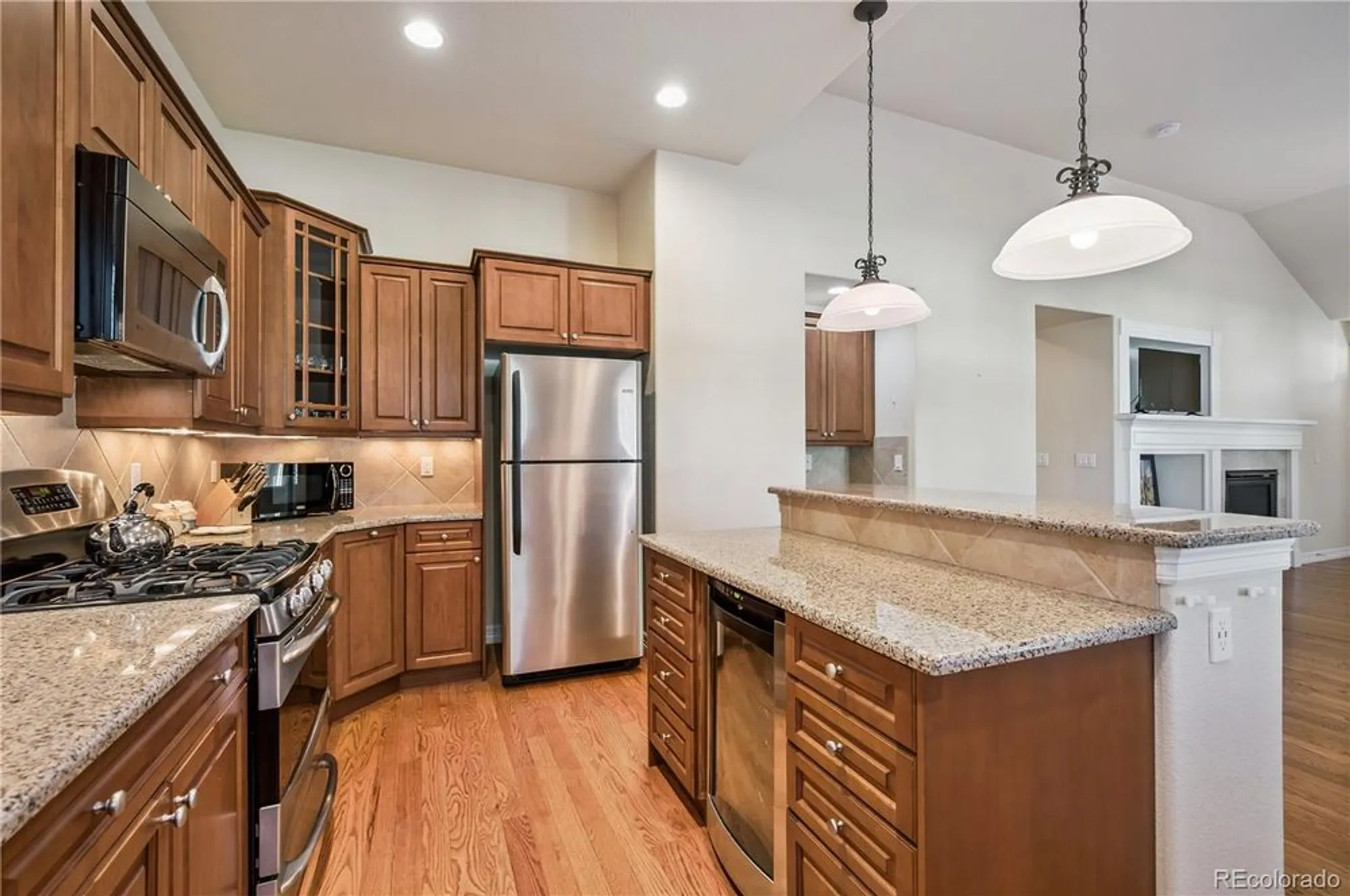 Property Slideshow image 15 of 50 | 8588 w quarles pl, Littleton, CO, 80128