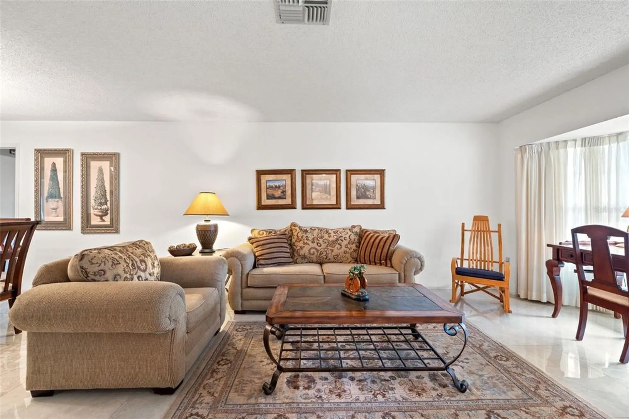 Property Slideshow image 7 of 67 | 6404 lost tree ln, Spring Hill, FL, 34606