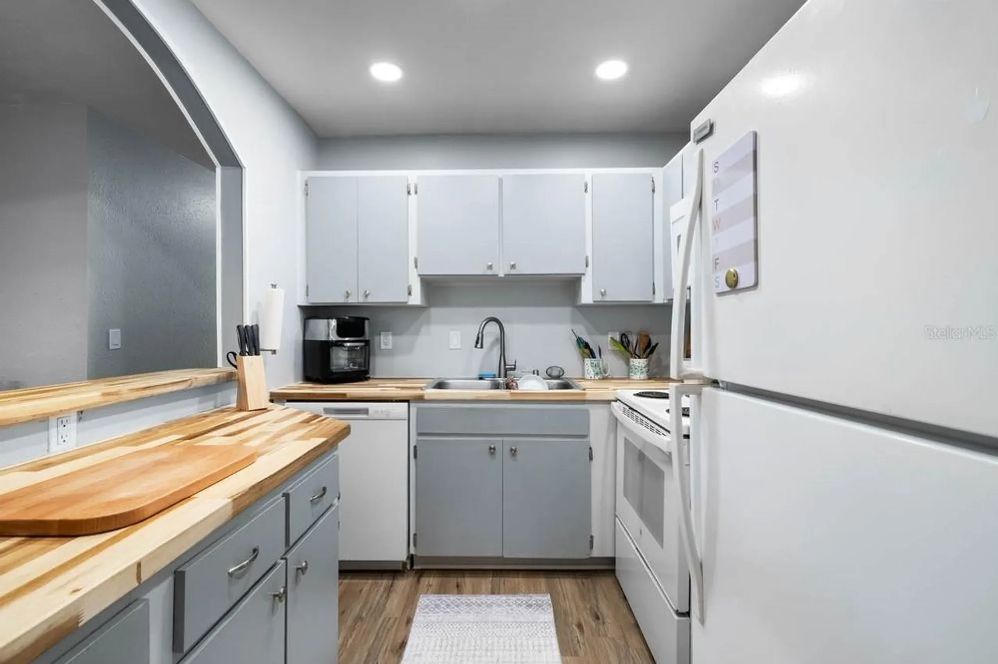 Property Slideshow image 12 of 34 | 403 fulham ct b, Sun City Center, FL, 33573