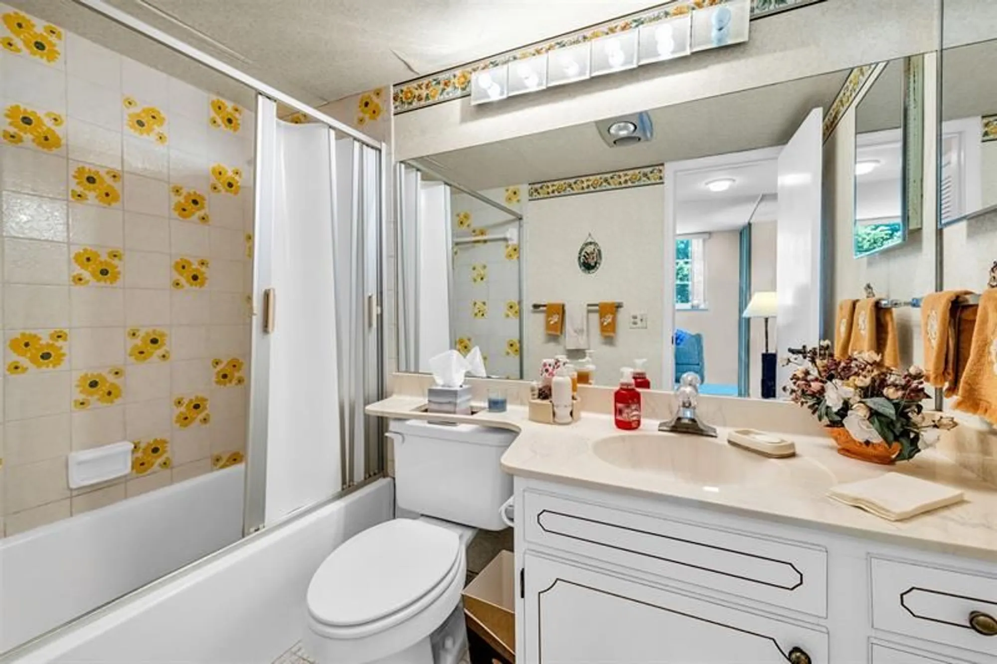 Property Slideshow image 20 of 51 | 9511 n hollybrook lake dr 207, Pembroke Pines, FL, 33025