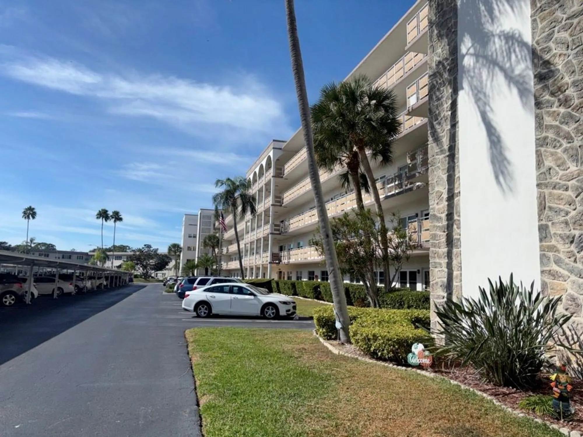 Property Slideshow image 11 of 12 | 5603 80th st n unit 207, Saint Petersburg, FL, 33709