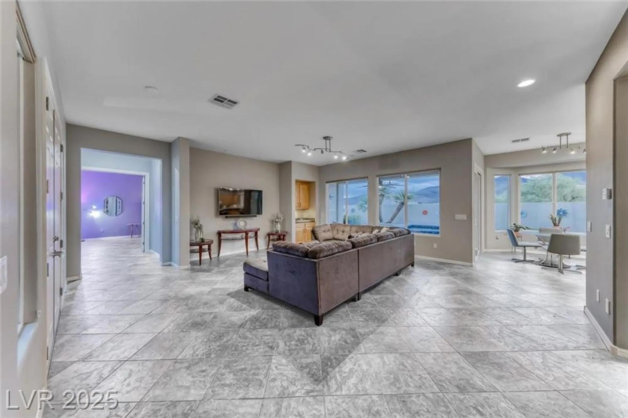 Property Slideshow image 18 of 67 | 2142 sandstone cliffs dr, Henderson, NV, 89044