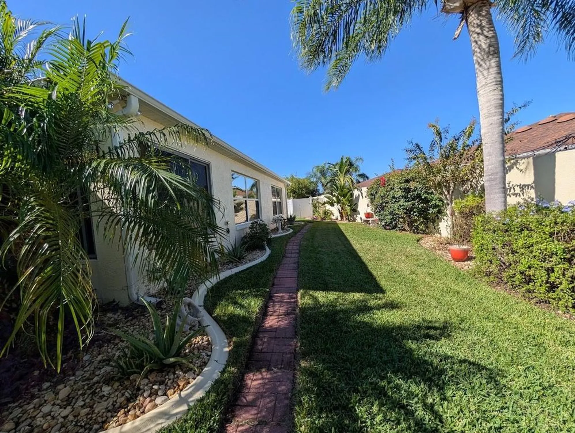 Property Slideshow image 10 of 18 | 8399 se 174th clifton pl, The Villages, FL, 32162