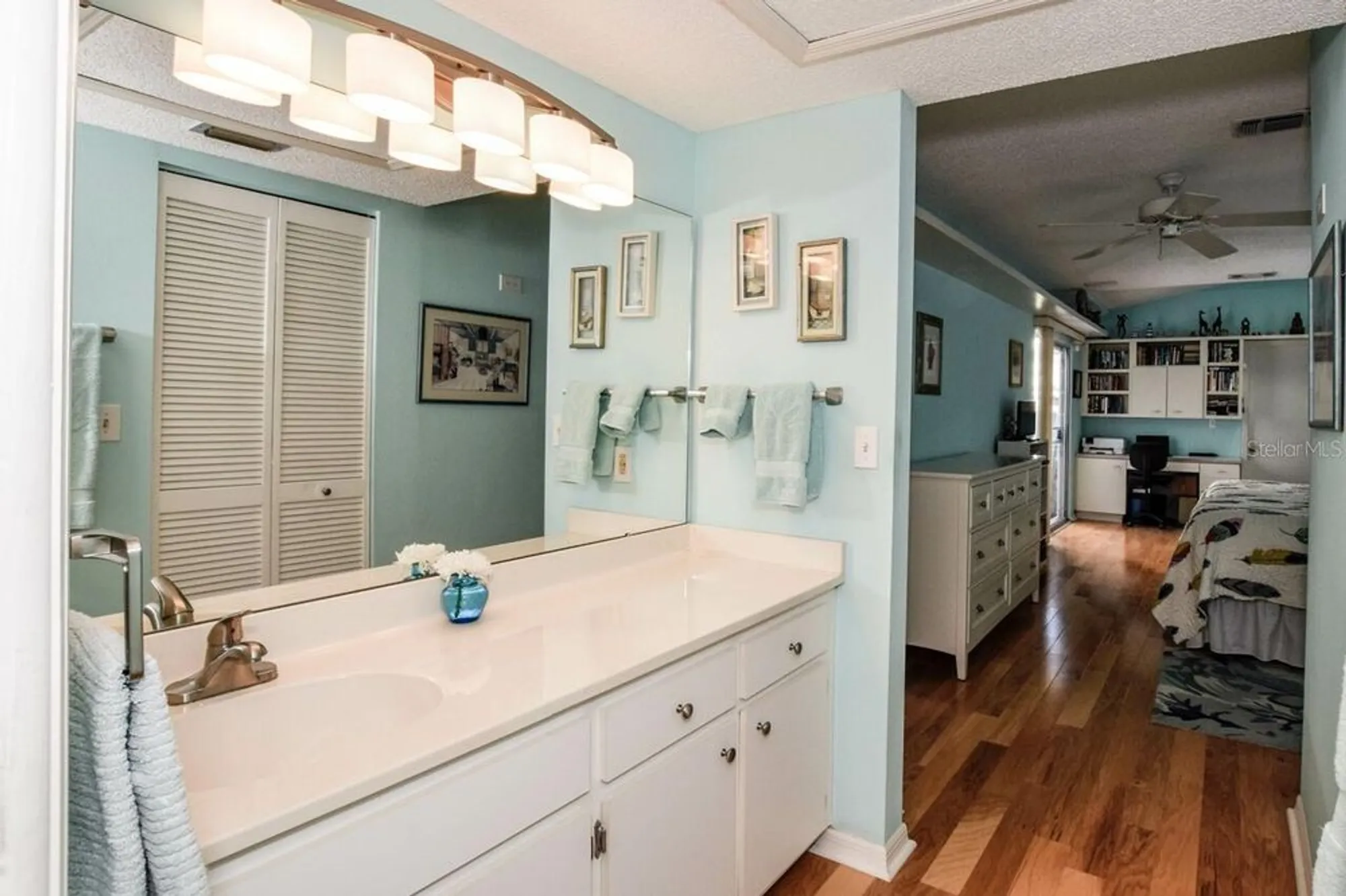 Property Slideshow image 22 of 59 | 450 wexford cir 106, Venice, FL, 34293