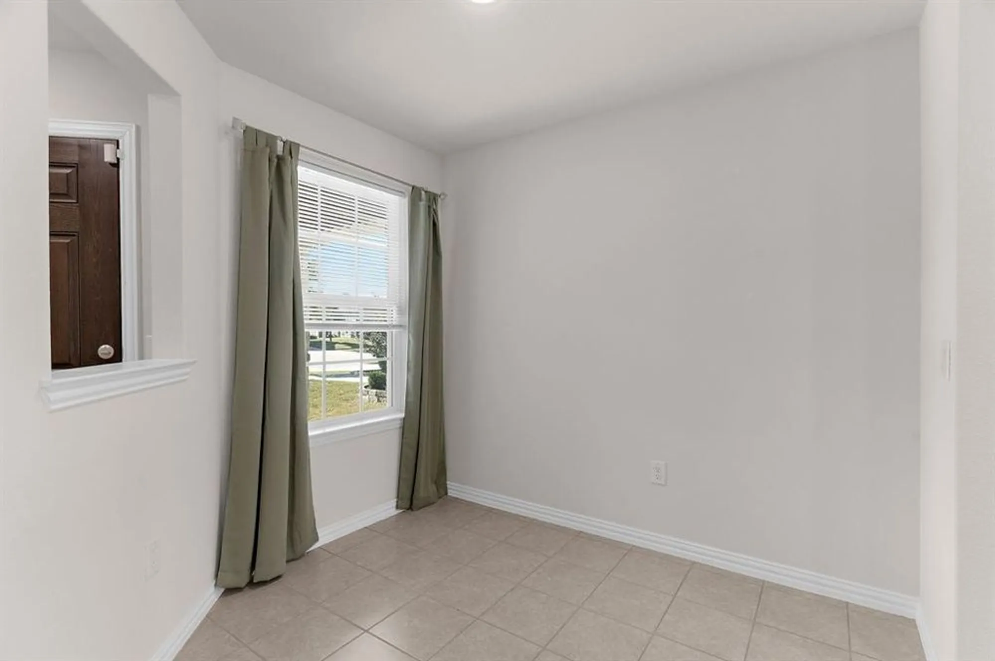 Property Slideshow image 3 of 30 | 825 hidden eddy dr, Mckinney, TX, 75071