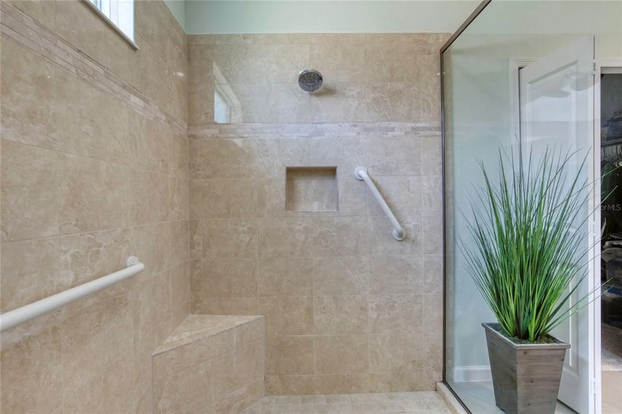 Property Slideshow image 23 of 50 | 213 cheeseburger dr, Daytona Beach, FL, 32124