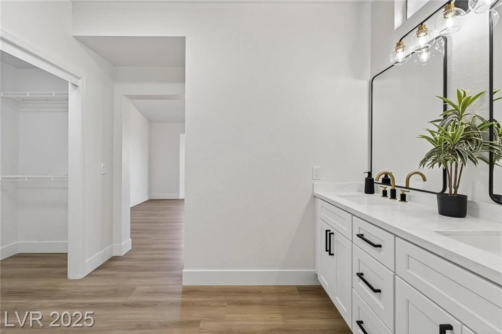 Property Slideshow image 21 of 37 | 3100 angelica ct, Las Vegas, NV, 89134