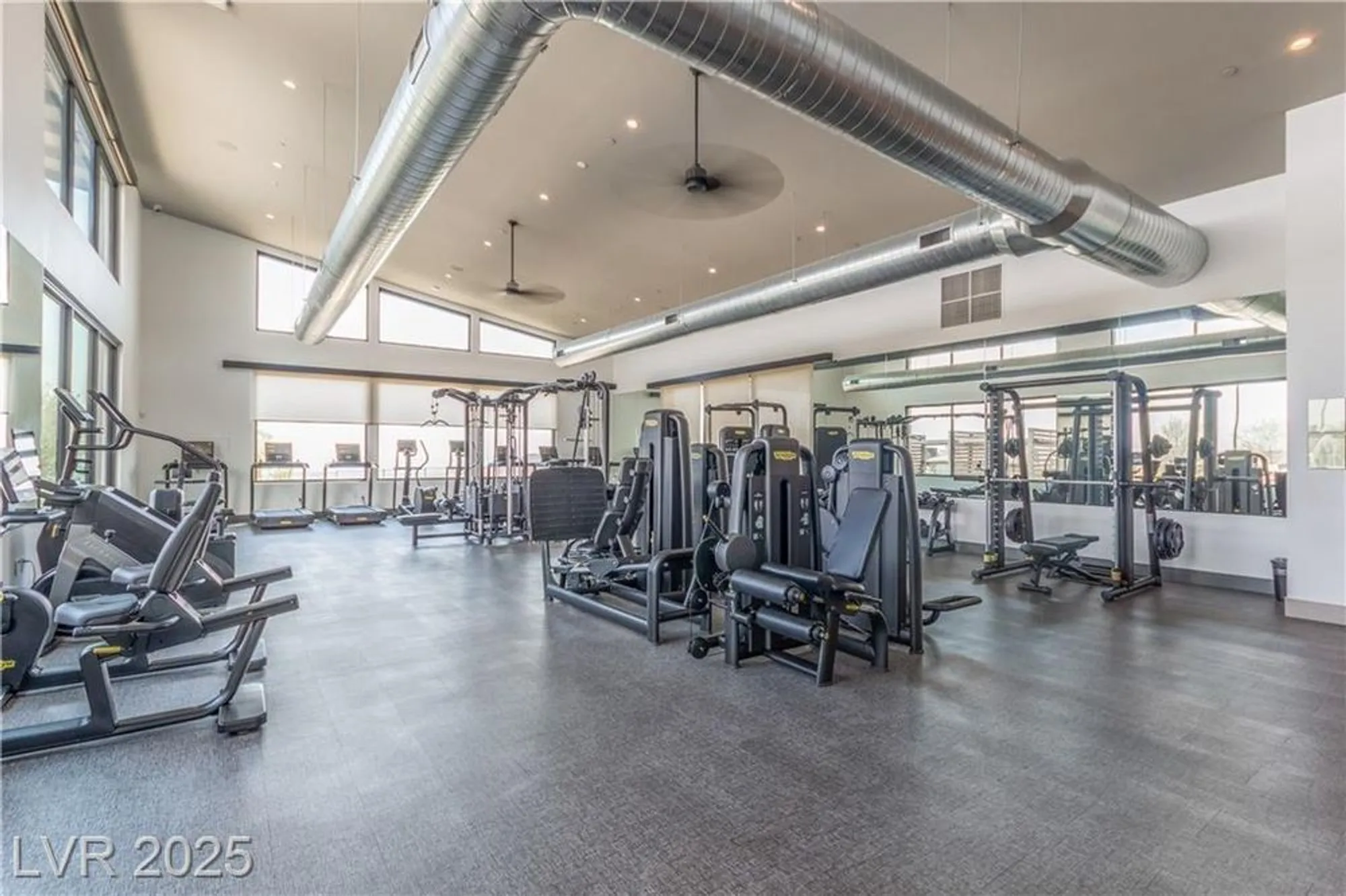 Property Slideshow image 25 of 43 | 905 belleforte ln, Las Vegas, NV, 89138