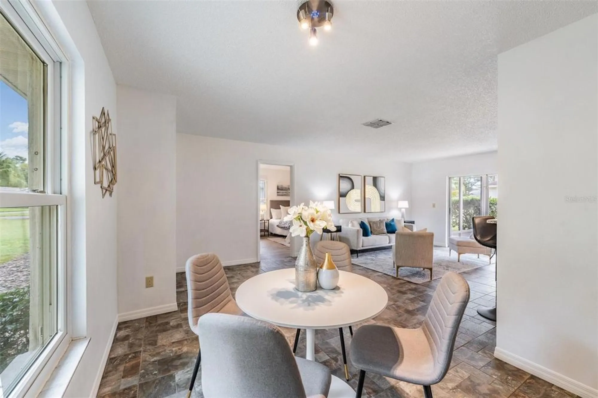 Property Slideshow image 11 of 26 | 2820 lomond dr, Palm Harbor, FL, 34684