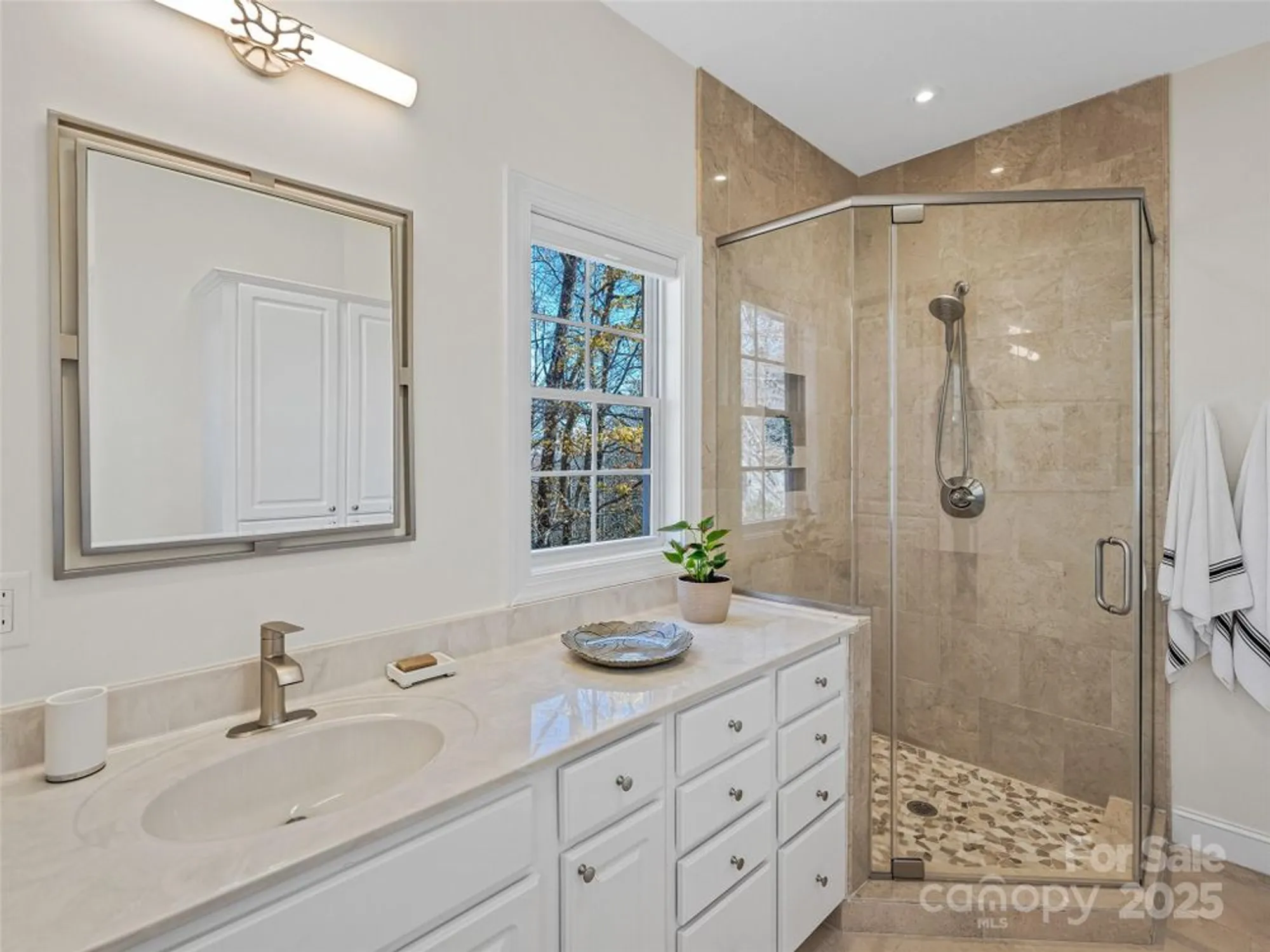 Property Slideshow image 24 of 32 | 2508 carriage falls ct, Hendersonville, NC, 28791
