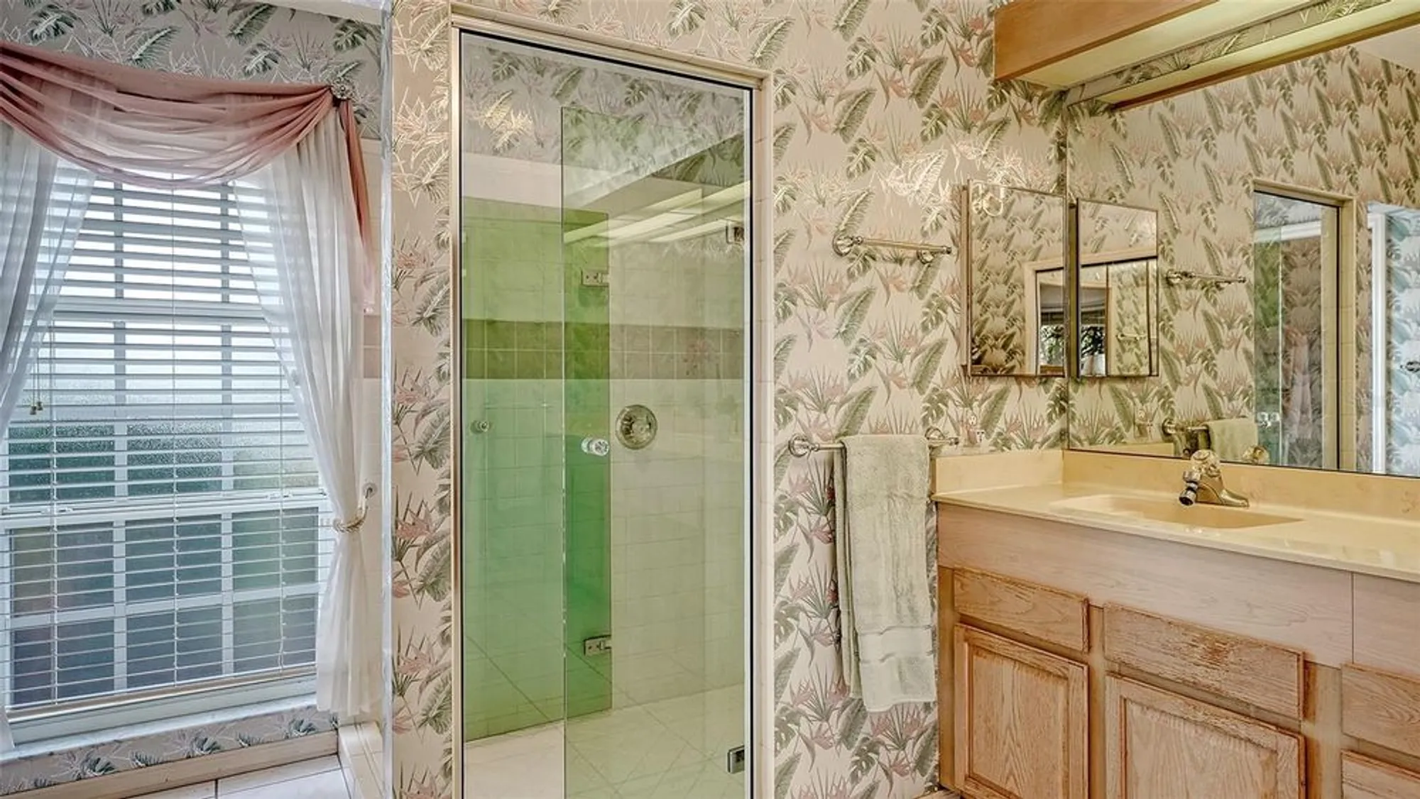 Property Slideshow image 24 of 66 | 6803 drewrys blf, Bradenton, FL, 34203