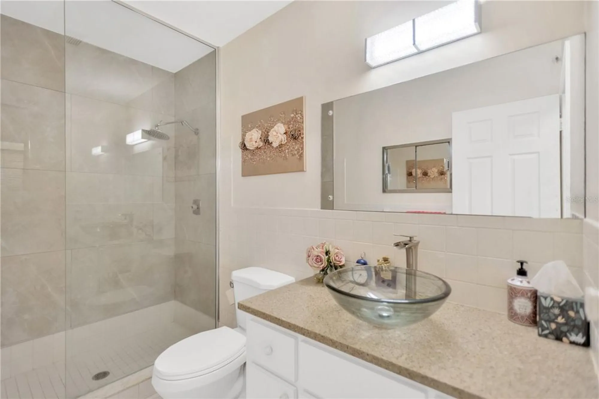 Property Slideshow image 17 of 32 | 2350 haitian dr apt 6, Clearwater, FL, 33763
