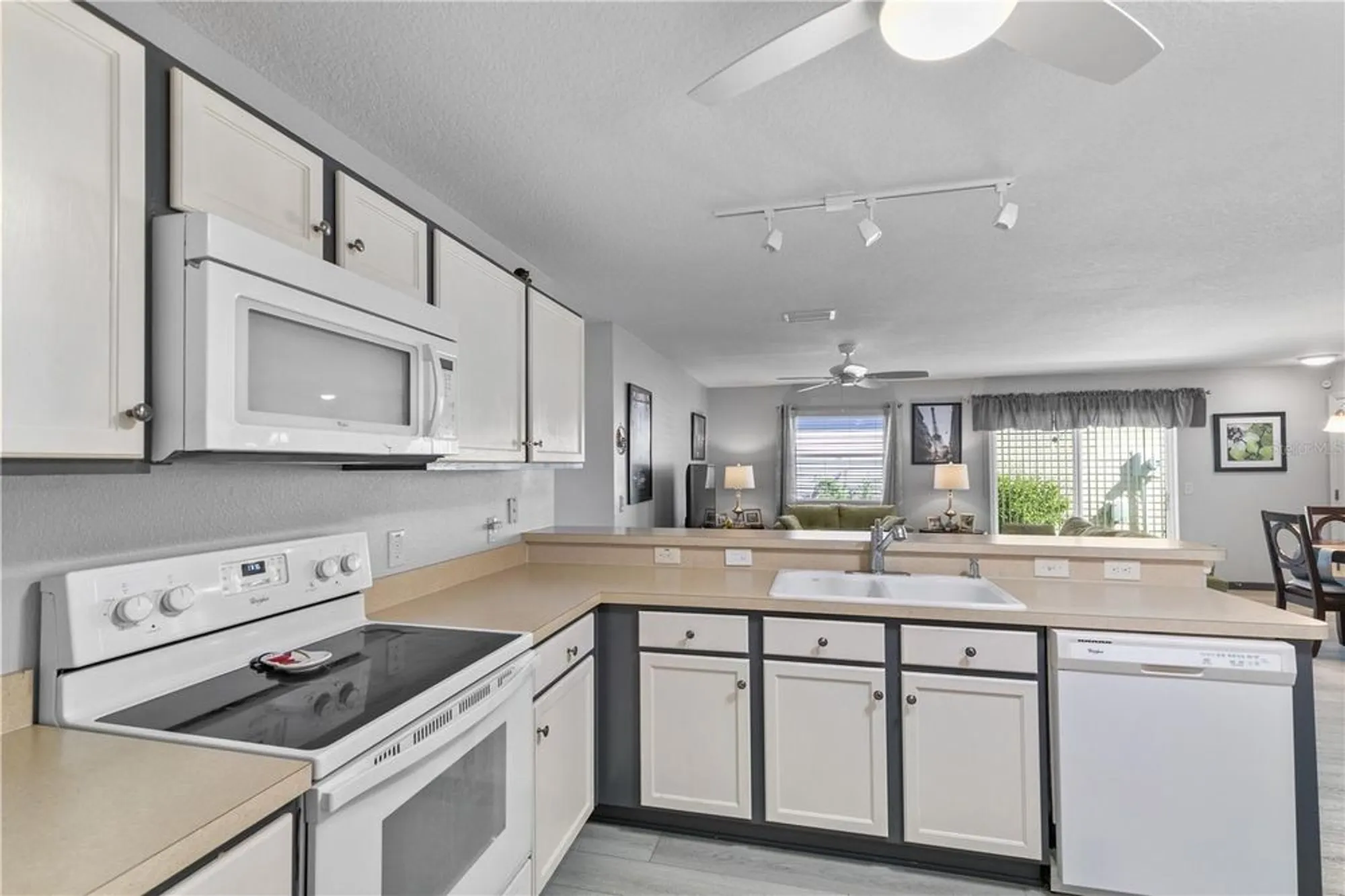 Property Slideshow image 12 of 42 | 3374 castlegate ct, The Villages, FL, 32163