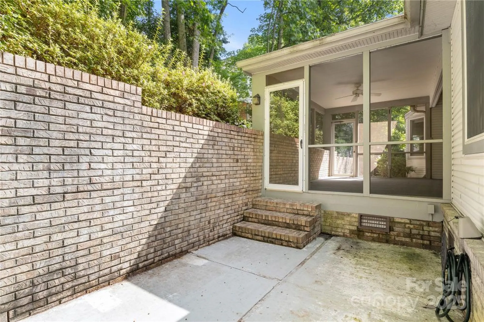 Property Slideshow image 28 of 32 | 131 jenny lind dr, Hendersonville, NC, 28791