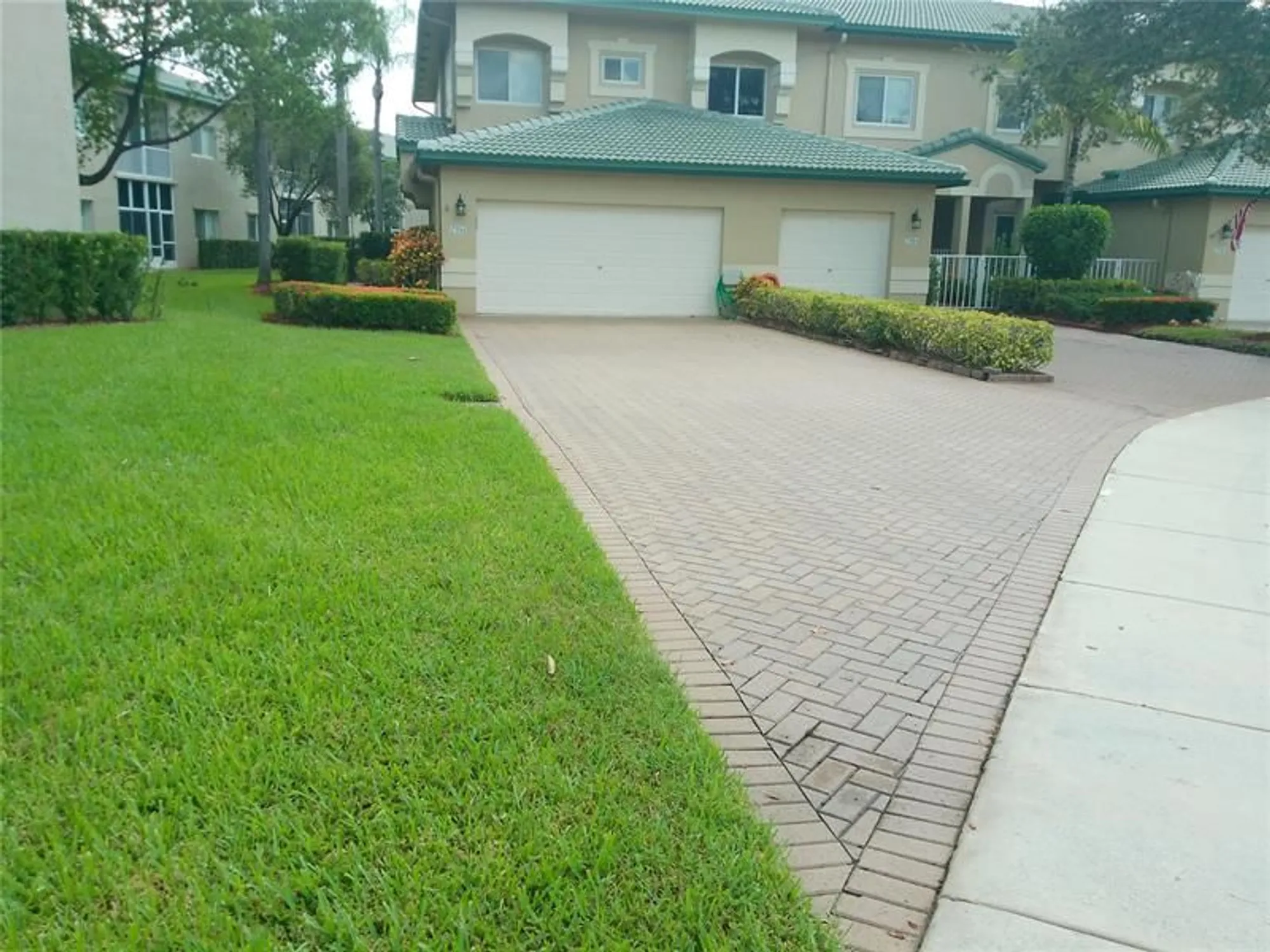 Property Slideshow image 1 of 34 | 7952 exeter cir e # 201, Tamarac, FL, 33321